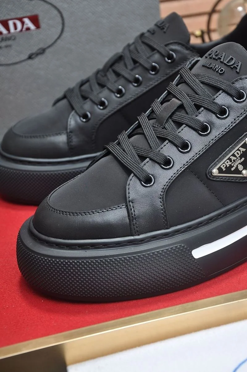 Prada Low Shoes DailyWear 35222