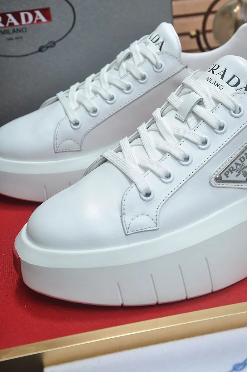 Prada Low Shoes Trendy 35226