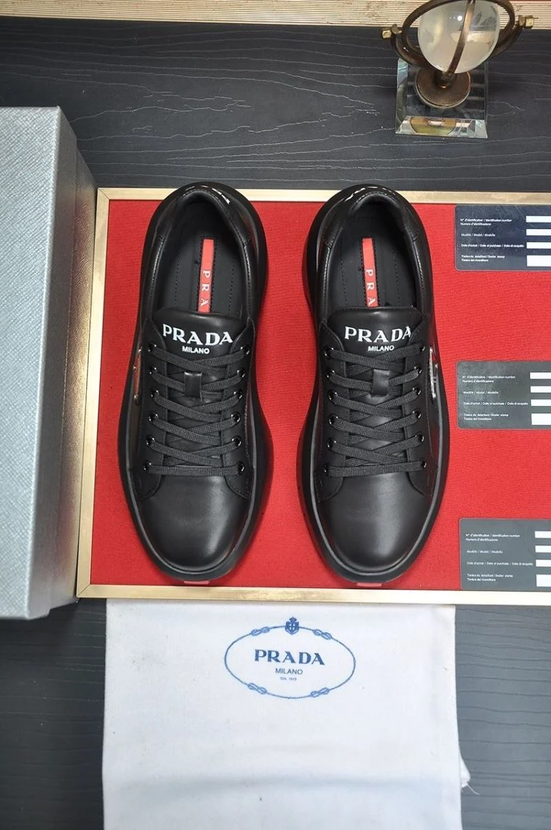 Prada Low Shoes Snug 35220