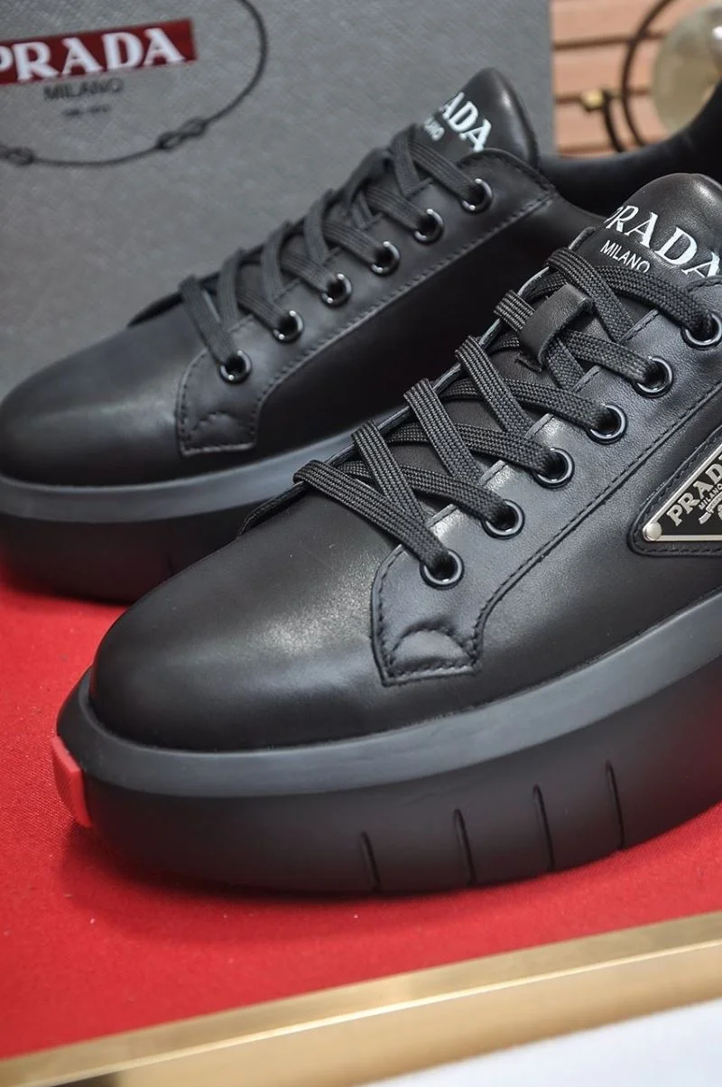 Prada Low Shoes Snug 35220