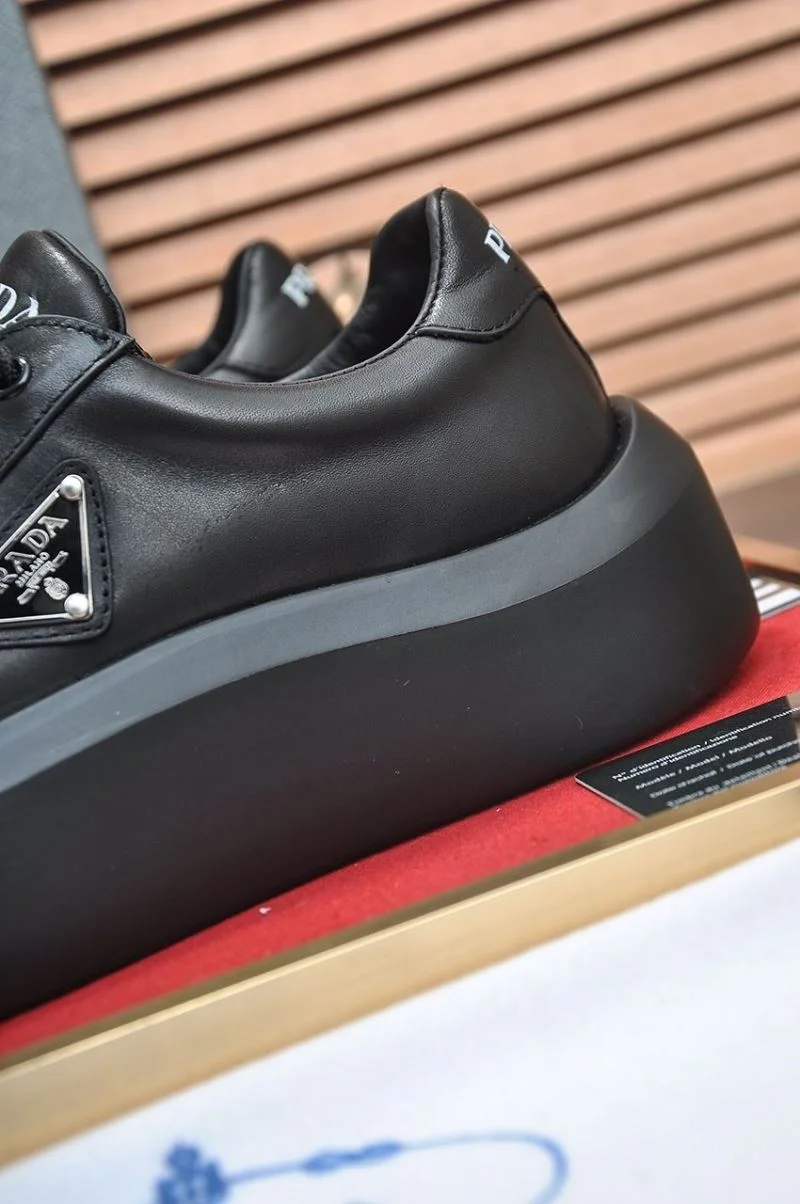 Prada Low Shoes Snug 35220