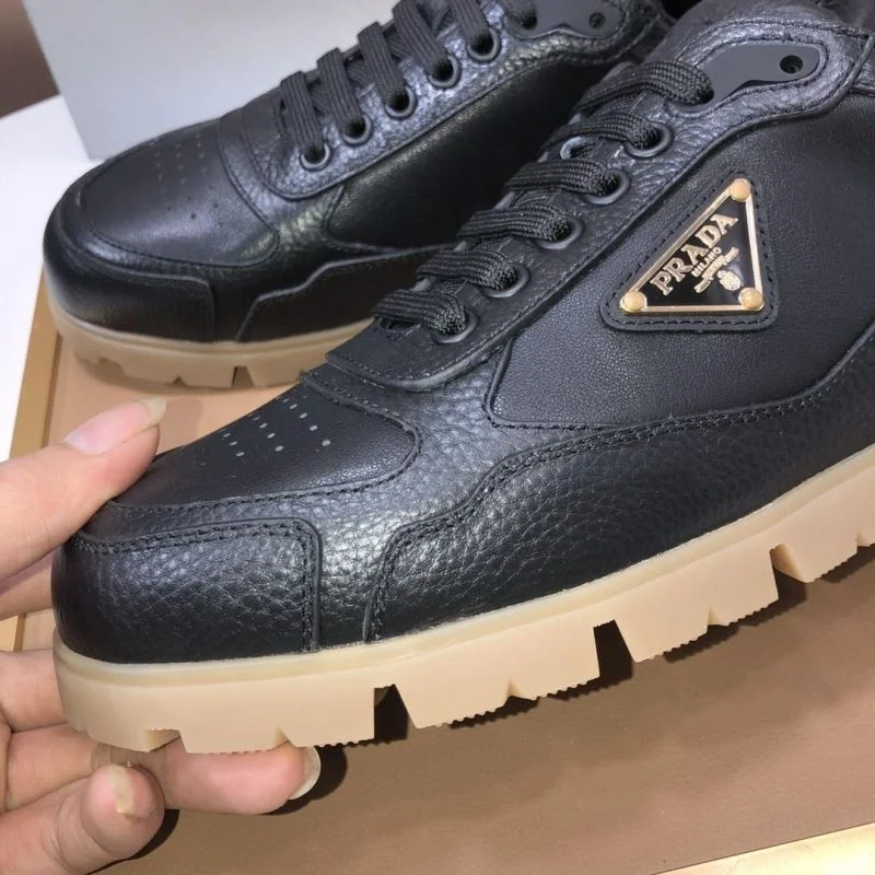 Sporty Prada Low Shoes 35214
