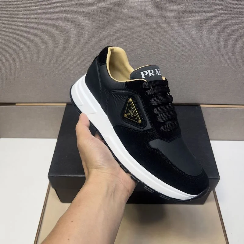 Classic Prada Low Shoes 35195