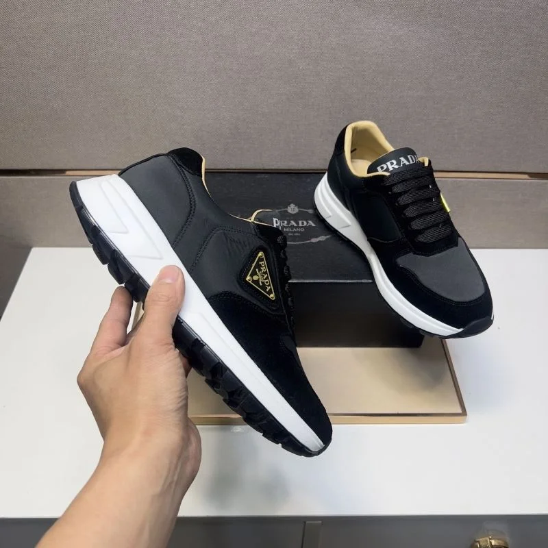 Classic Prada Low Shoes 35195