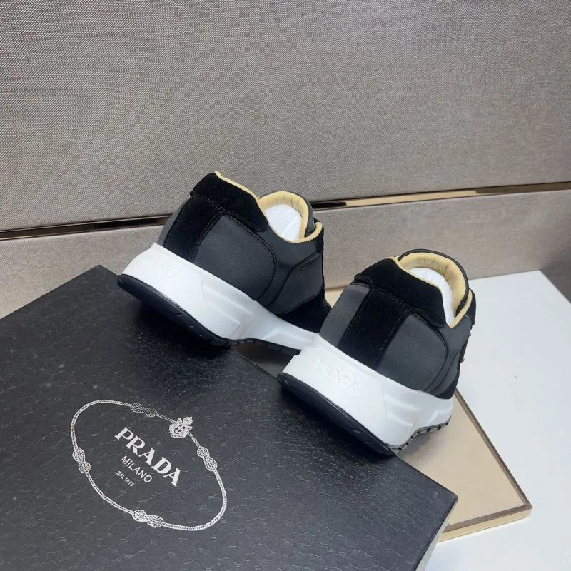 Classic Prada Low Shoes 35195