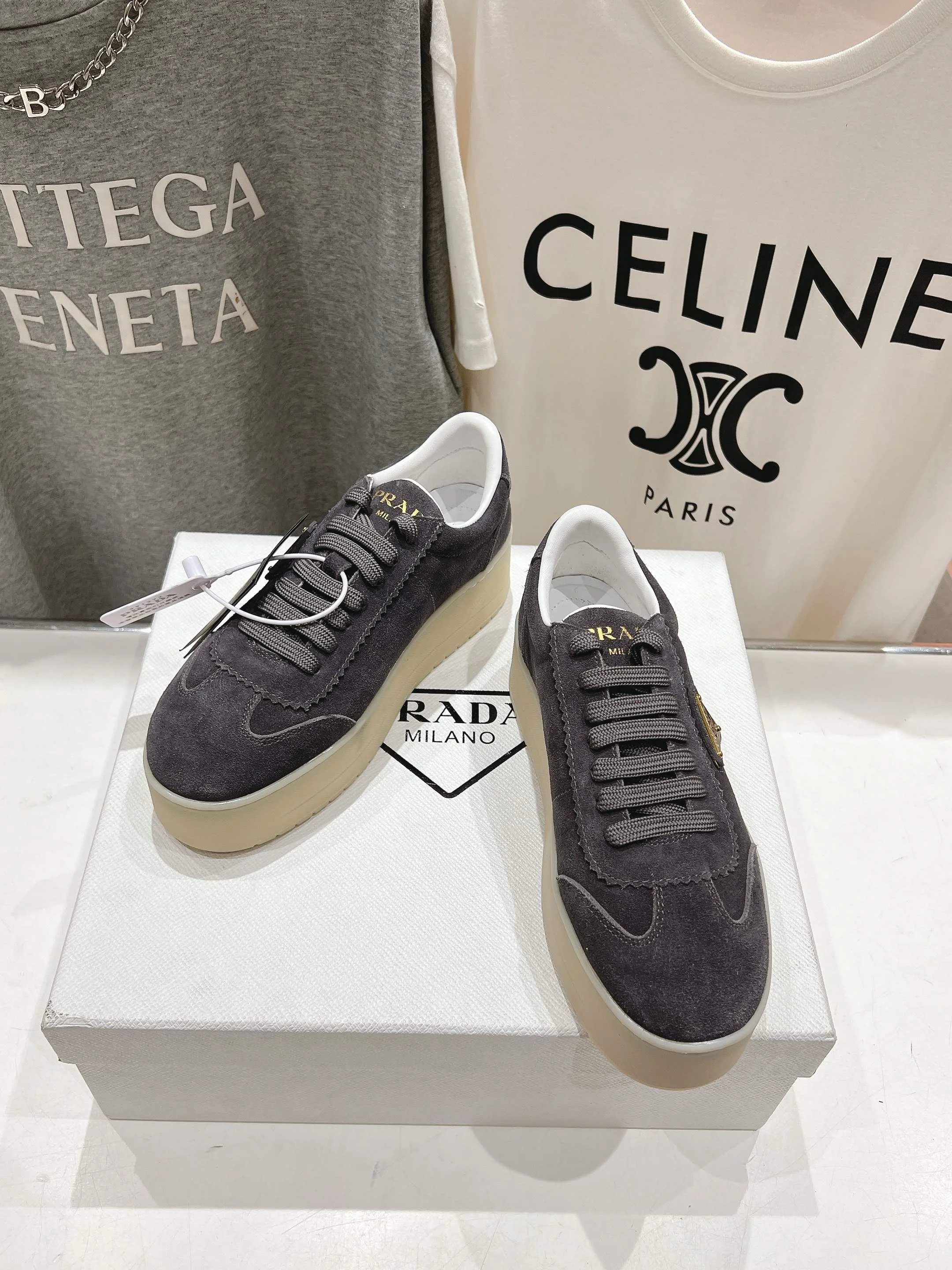 Prada Low Shoes Classic 34198
