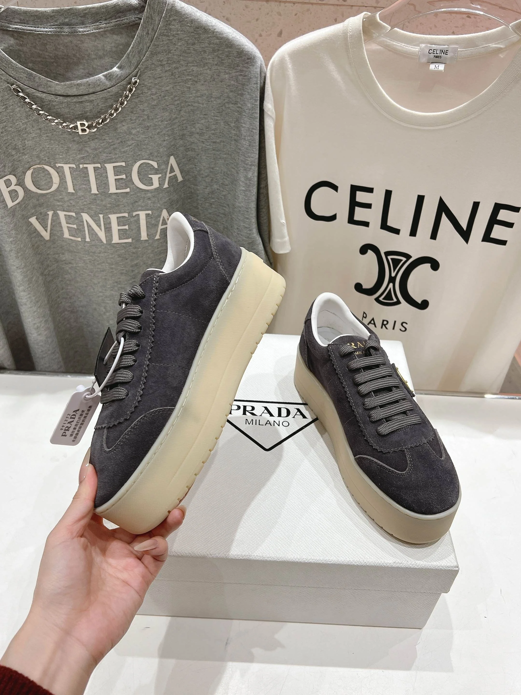Prada Low Shoes Classic 34198