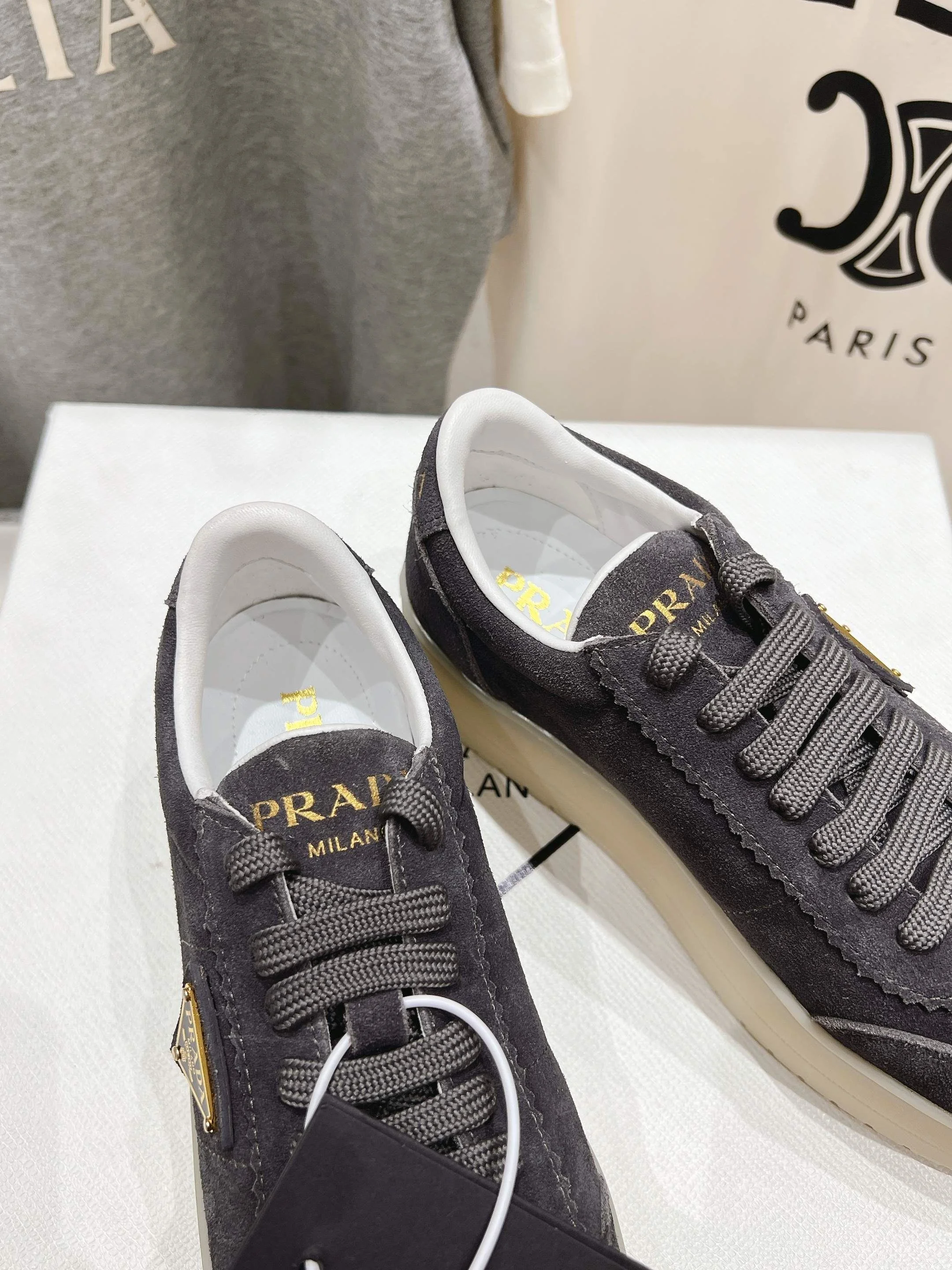 Prada Low Shoes Classic 34198