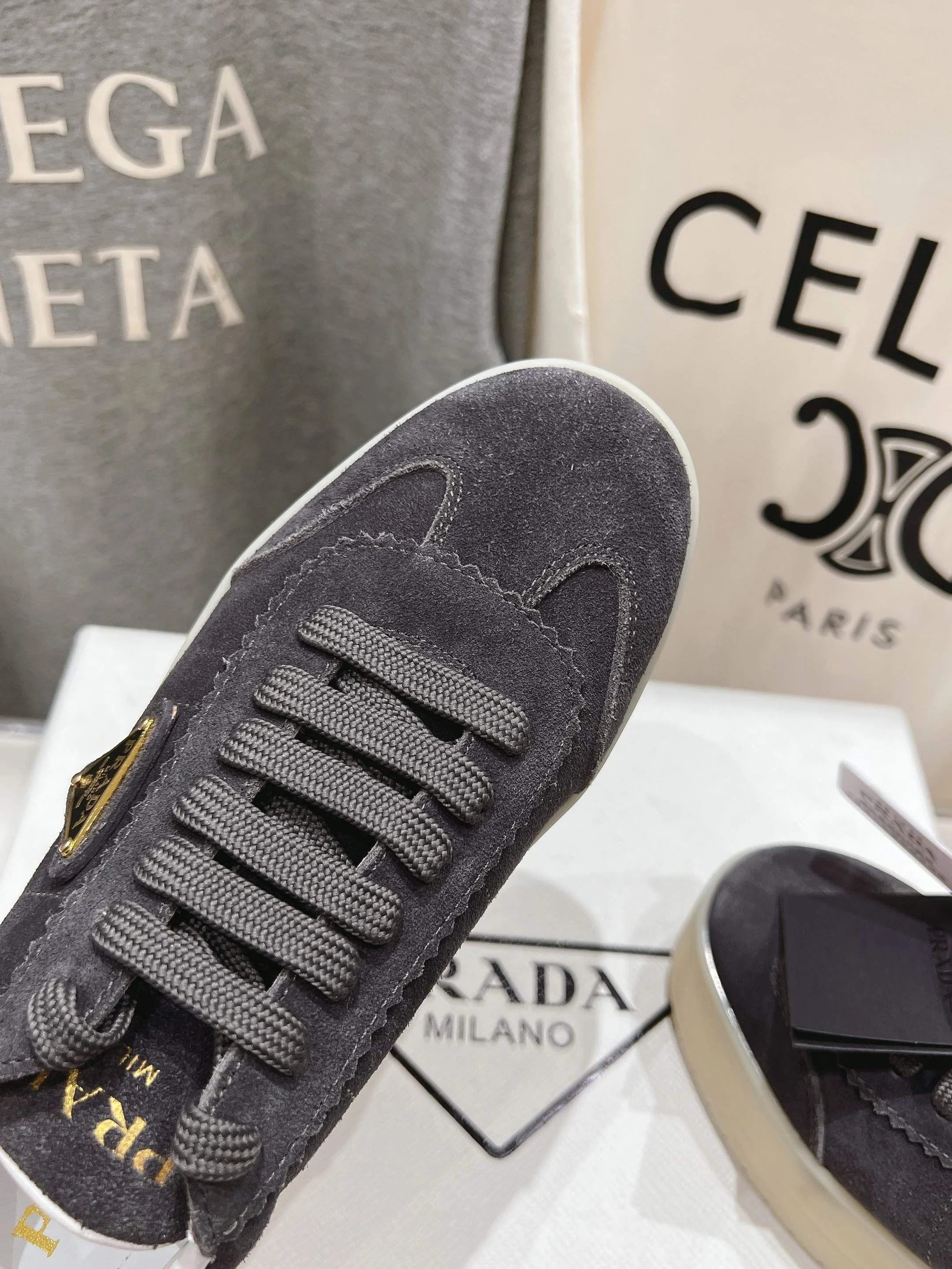 Prada Low Shoes Classic 34198