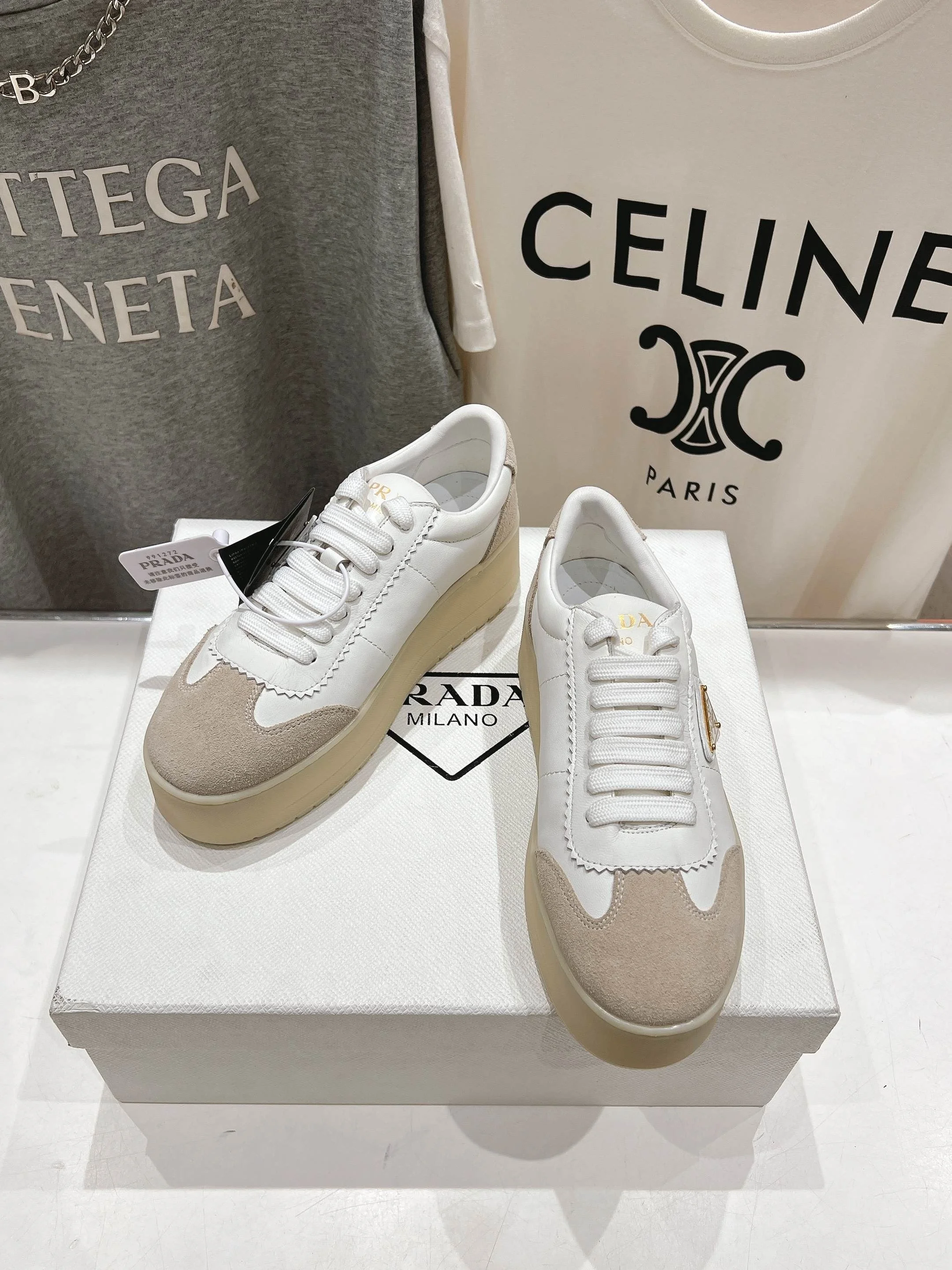 SmoothTexture Prada Low Shoes 34200