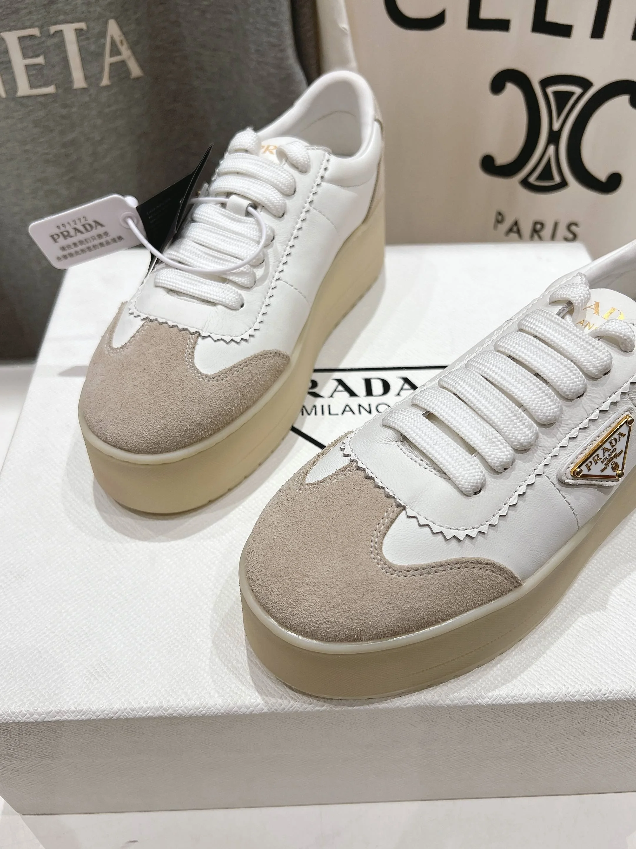 SmoothTexture Prada Low Shoes 34200