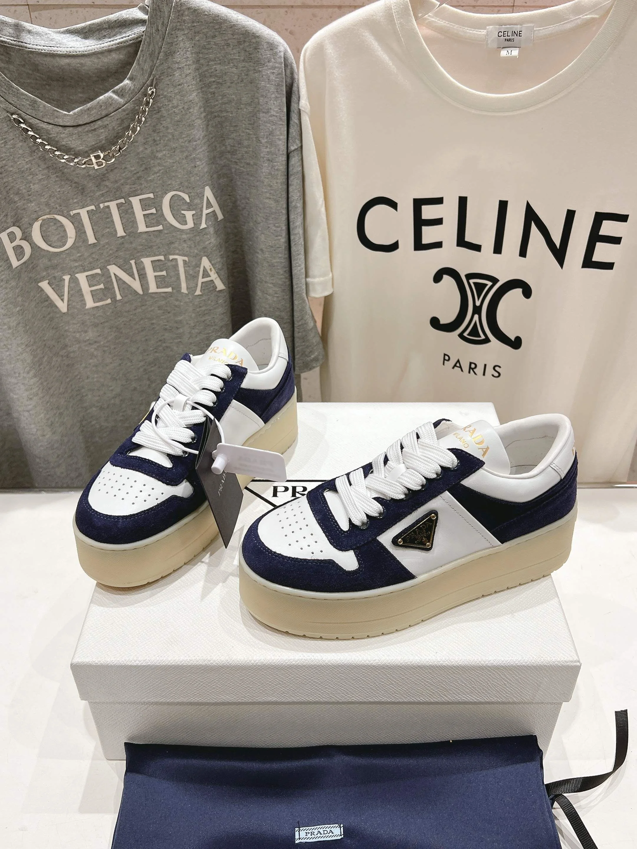 WrinkleFree Prada Low Shoes 34201