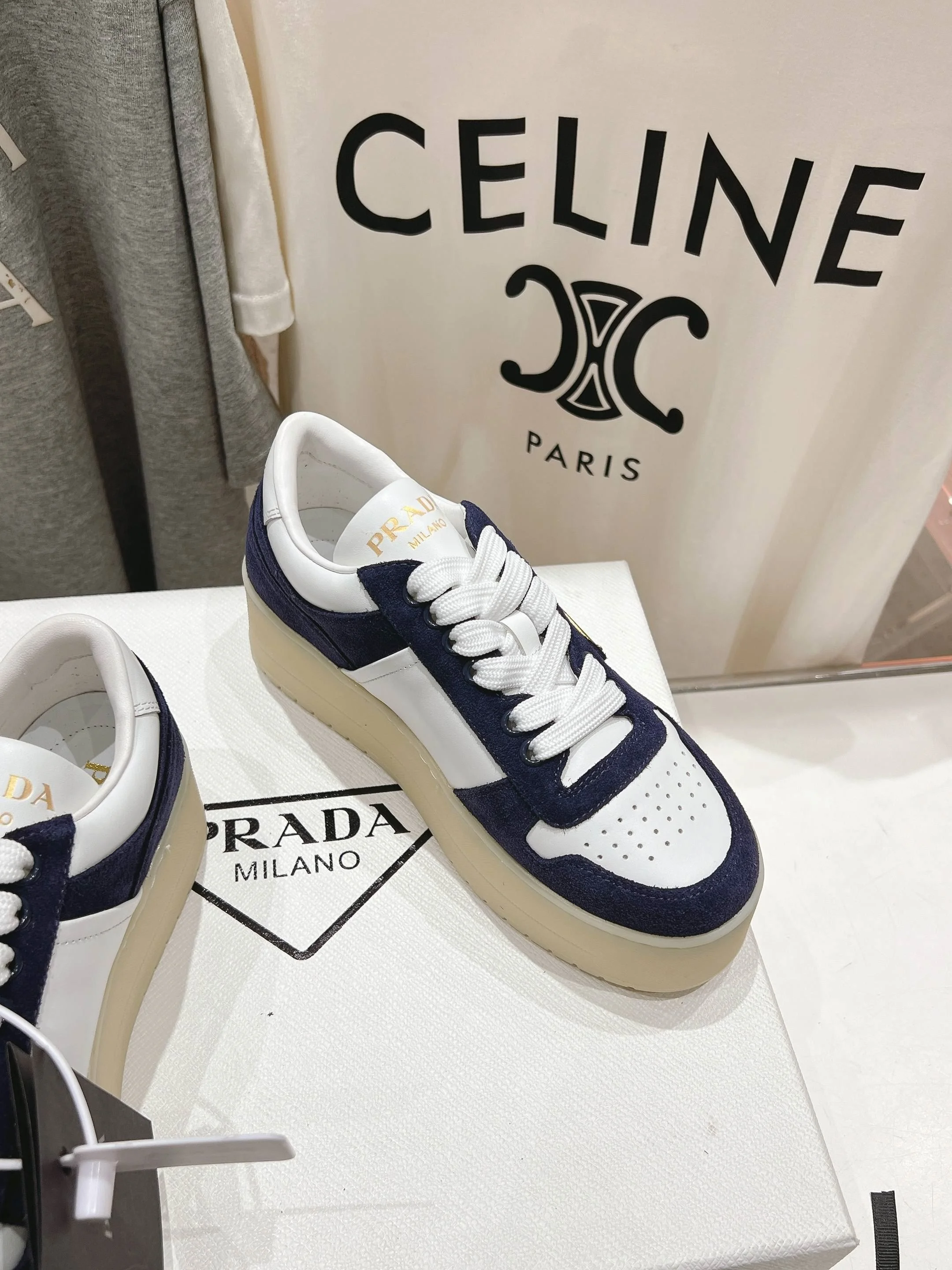WrinkleFree Prada Low Shoes 34201