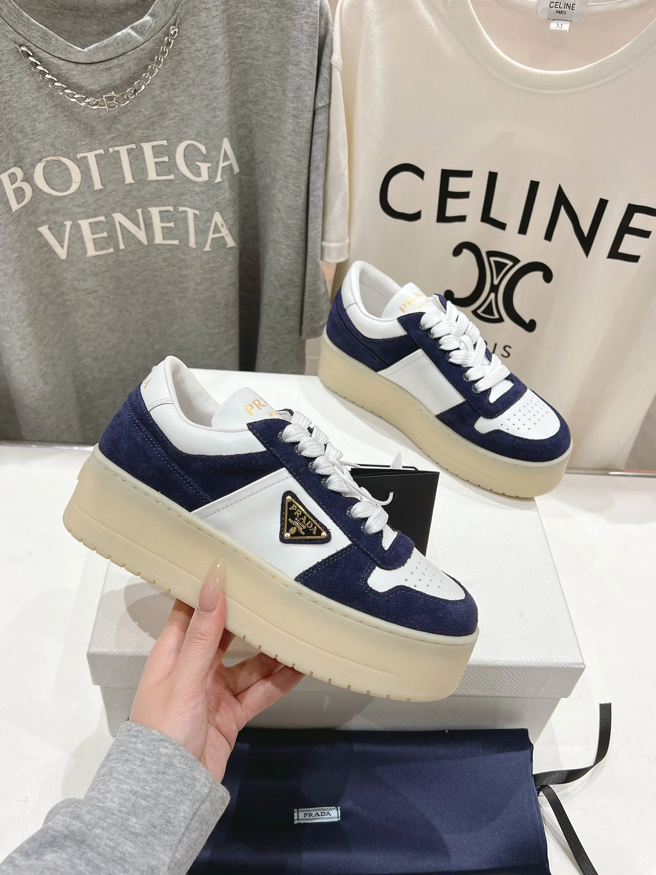 WrinkleFree Prada Low Shoes 34201