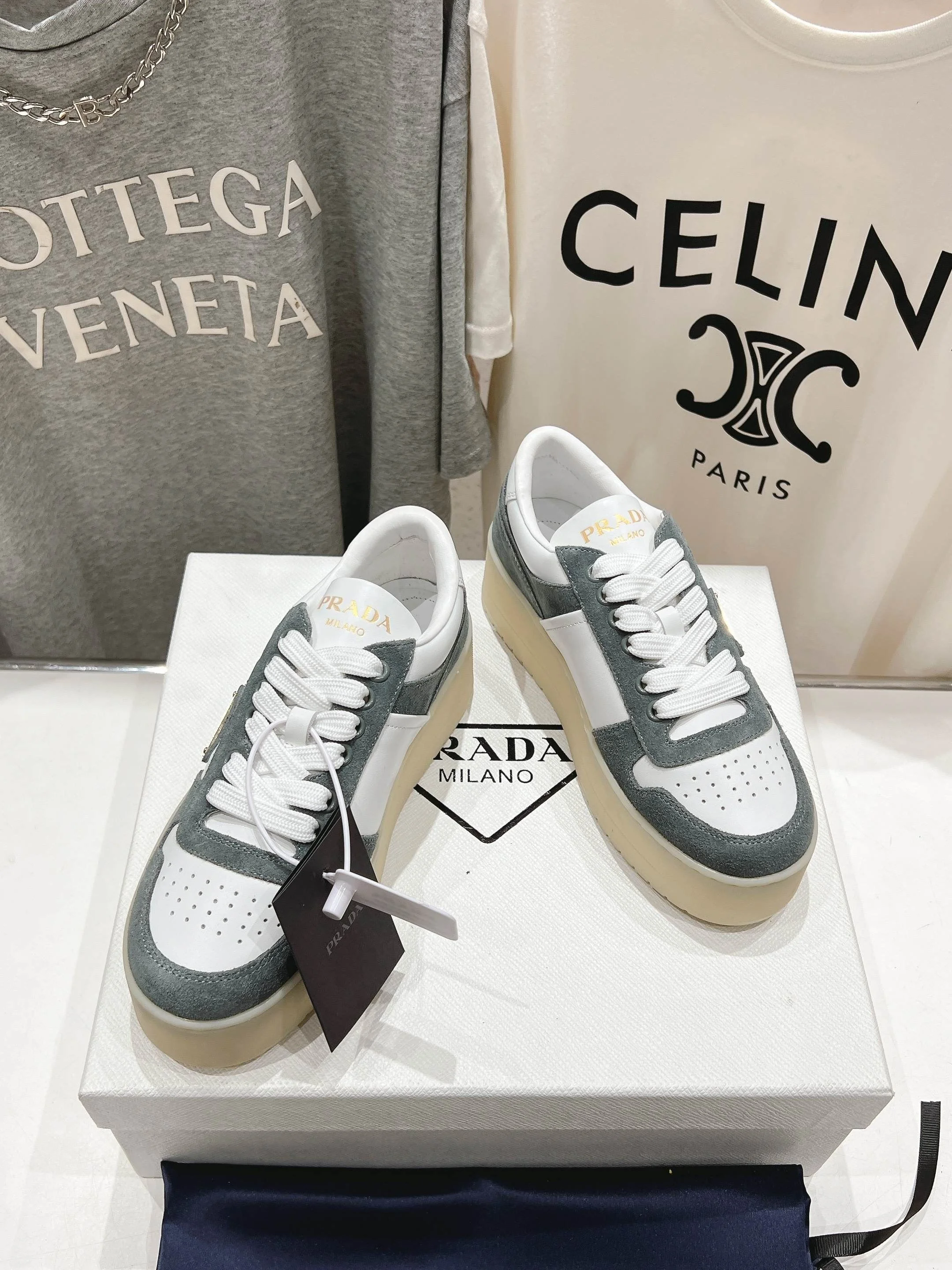 ComfortFit Prada Low Shoes 34202