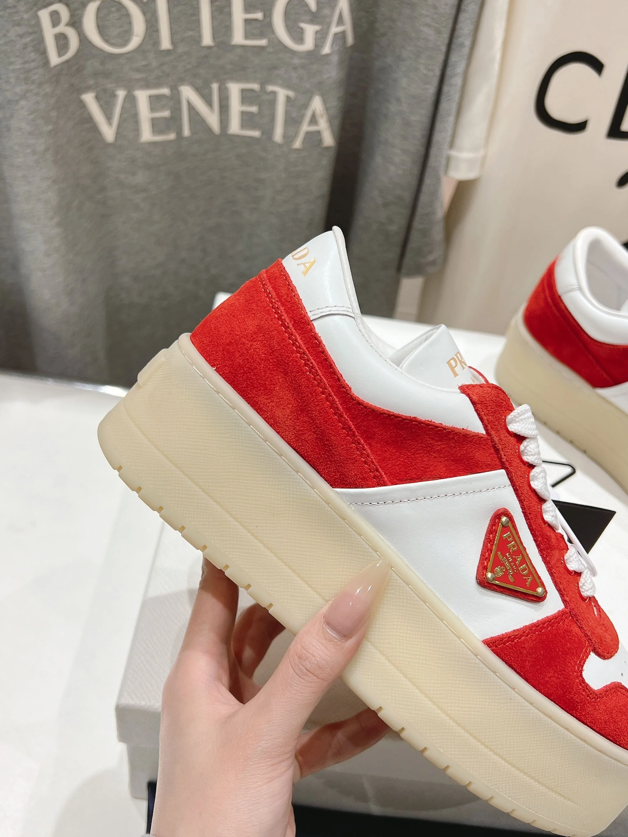 Comfortable Prada Low Shoes 34195