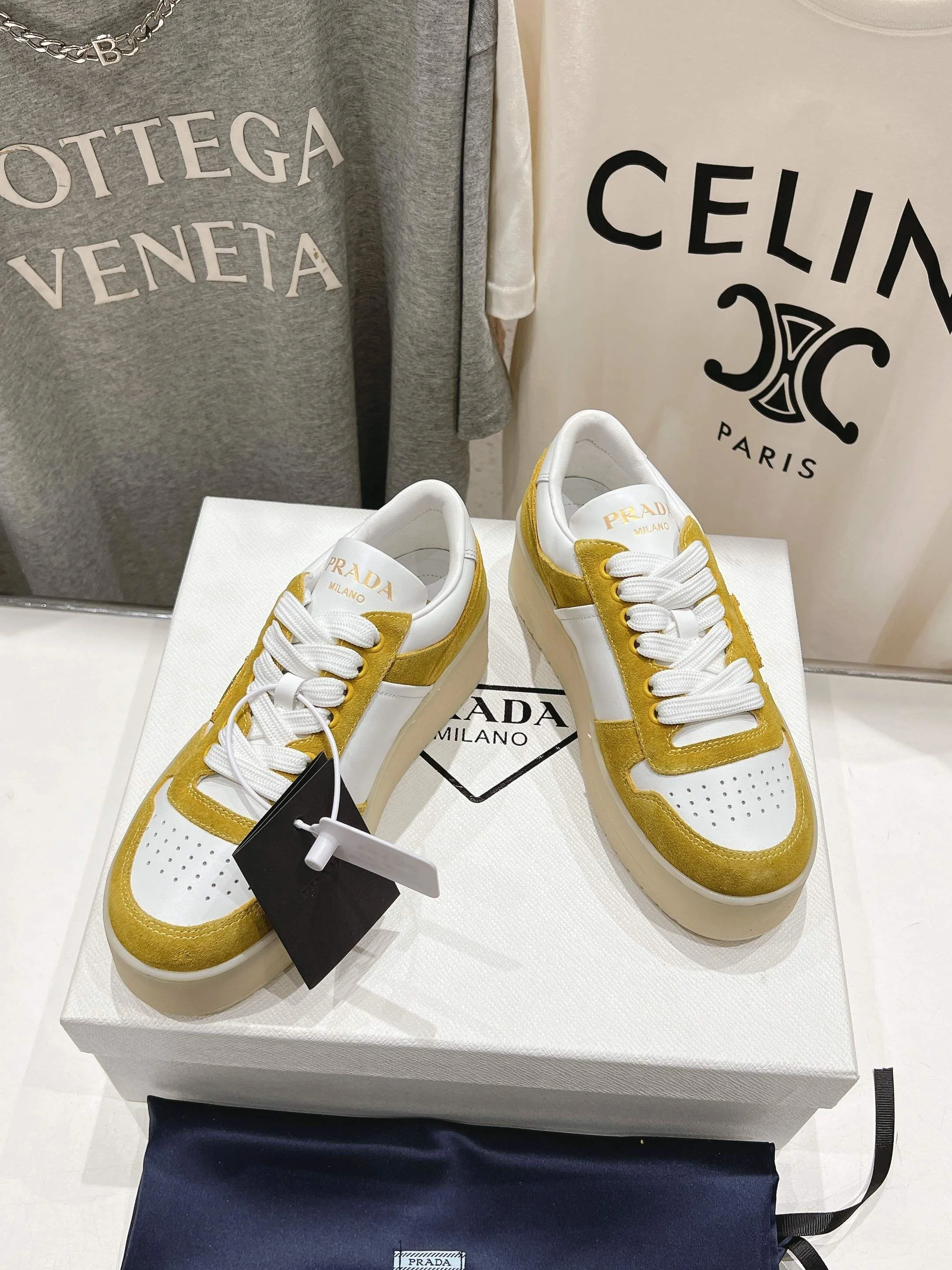 Prada Low Shoes Durable 34196