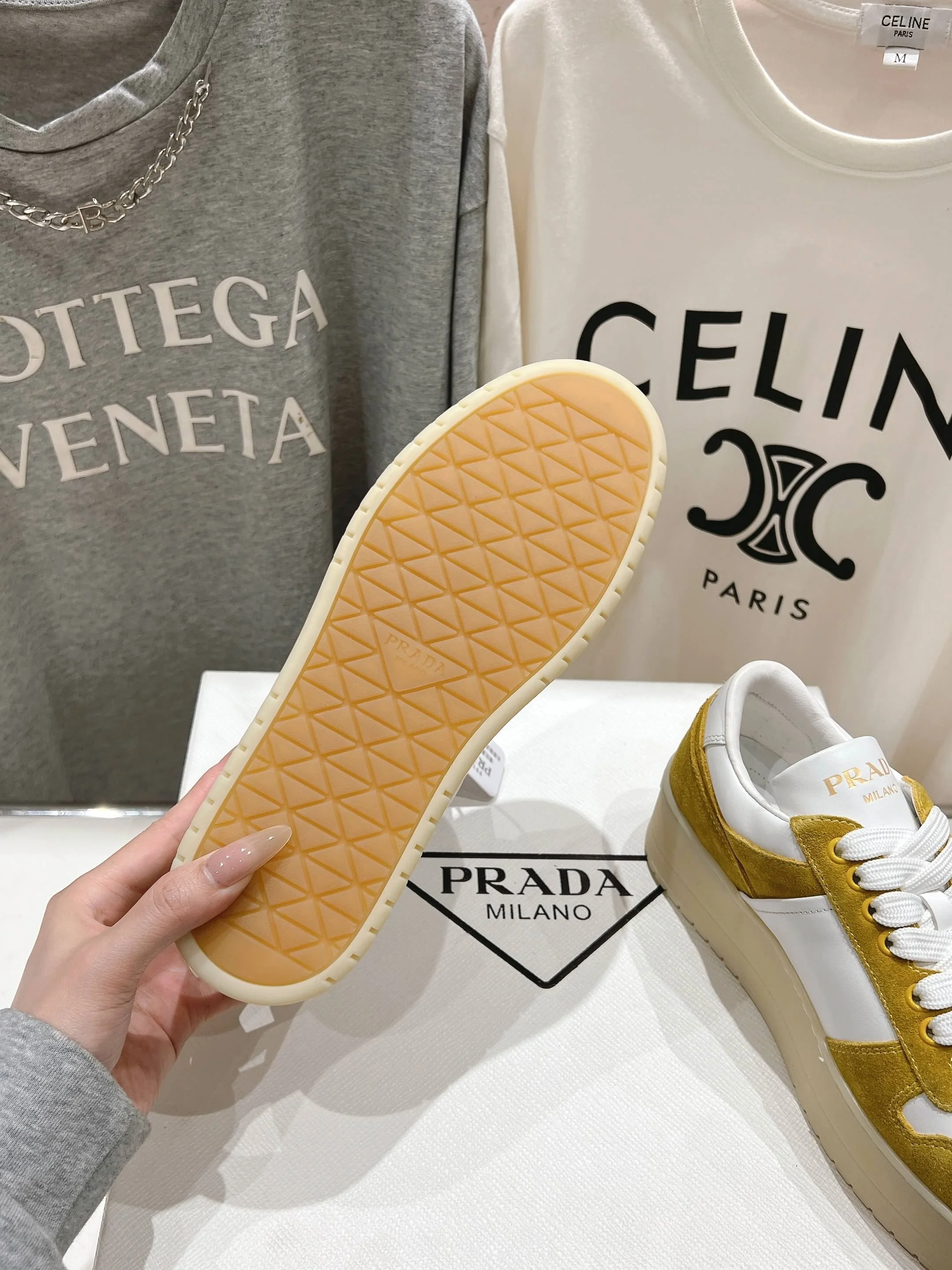Prada Low Shoes Durable 34196