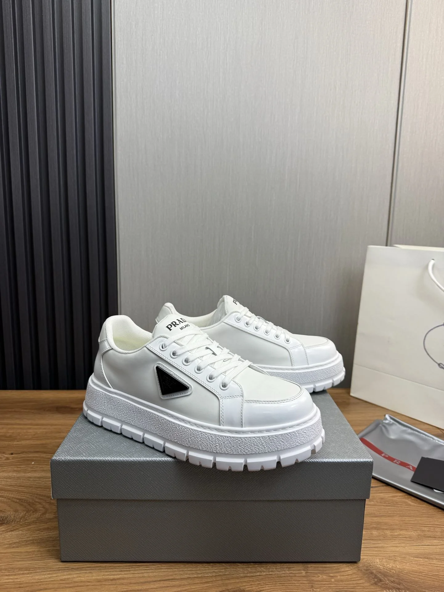 Prada Low Shoes Modern 34191