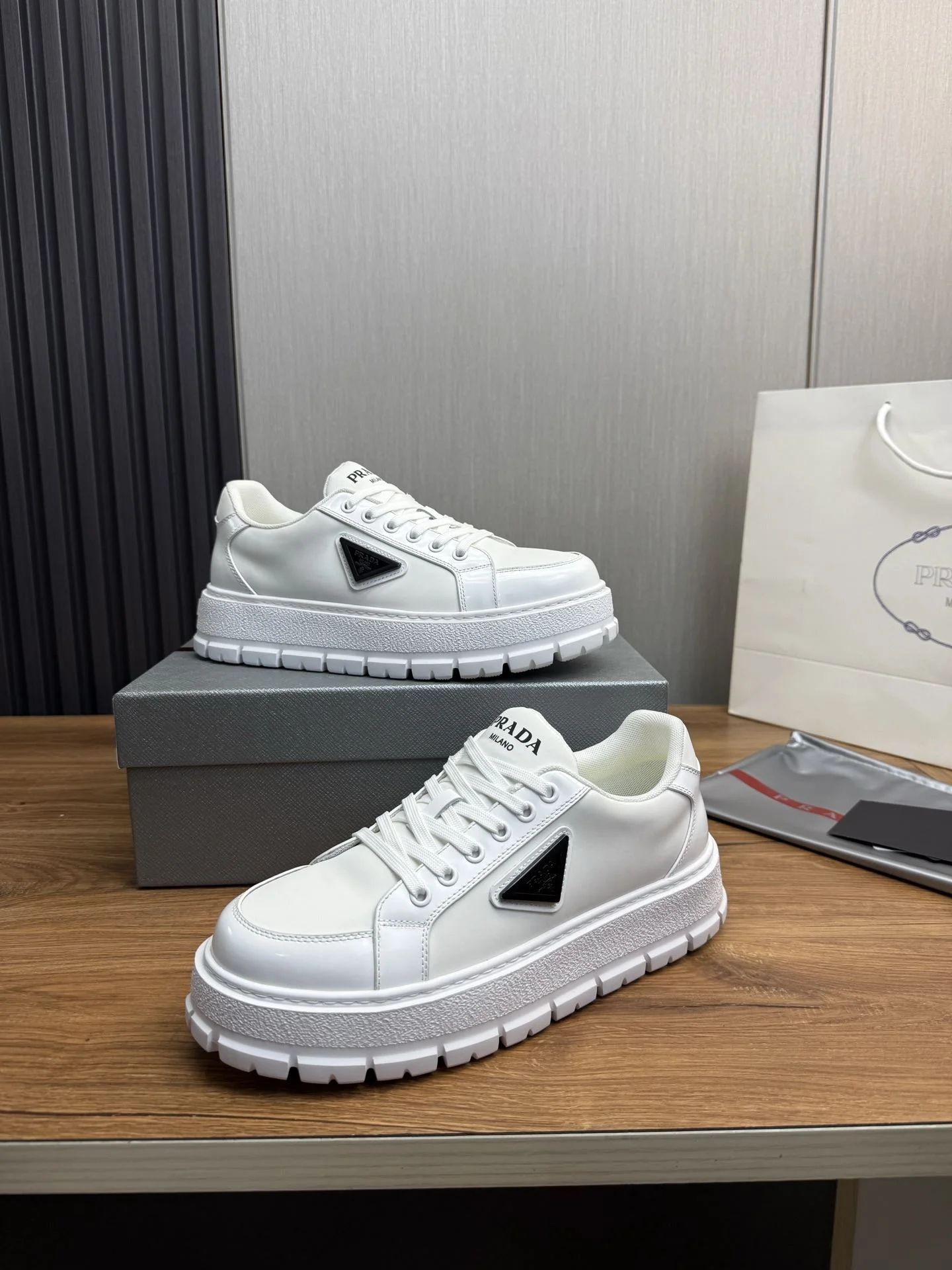 Prada Low Shoes Modern 34191