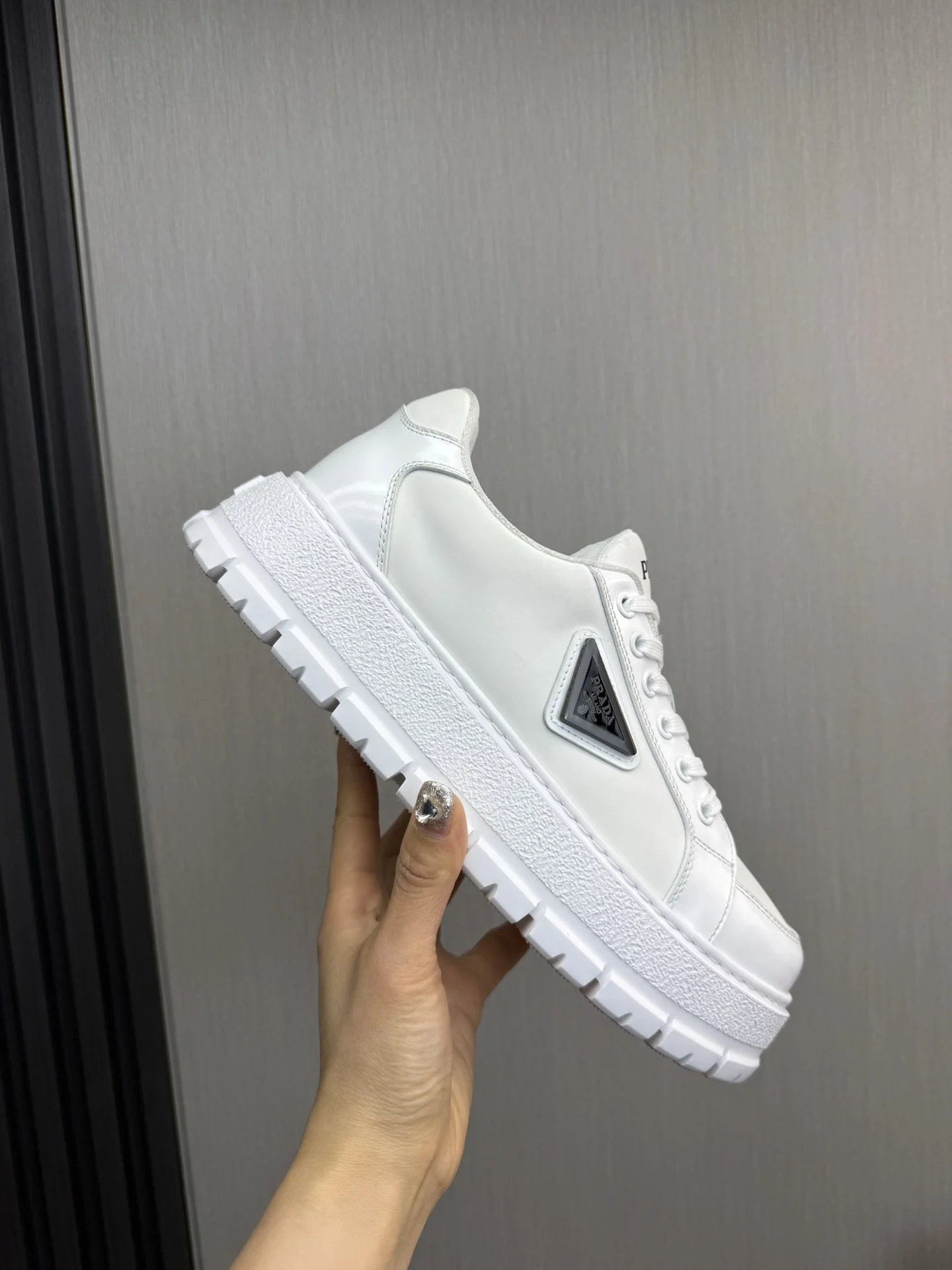 Prada Low Shoes Modern 34191