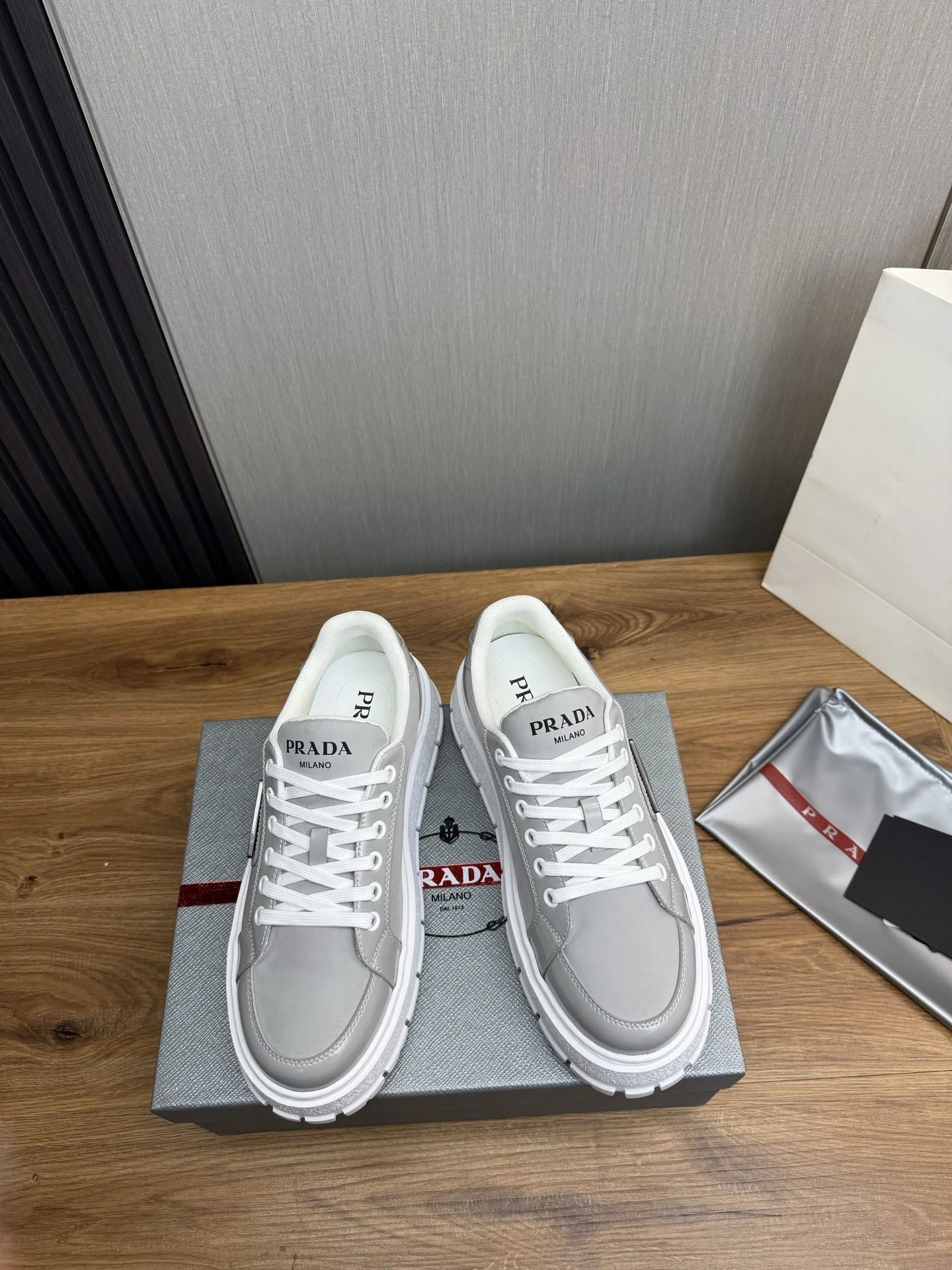 Prada Low Shoes Breathable 34193