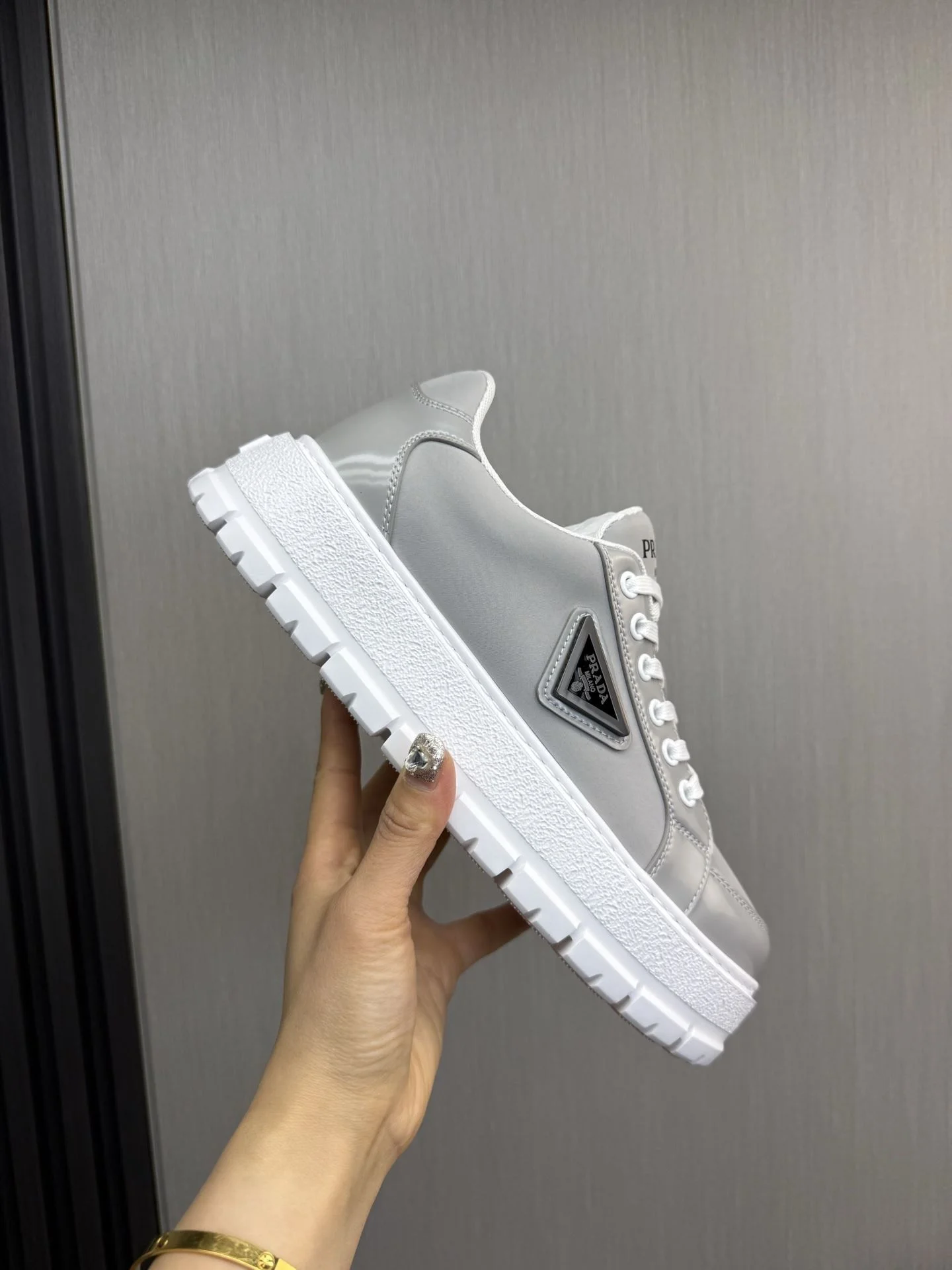 Prada Low Shoes Breathable 34193