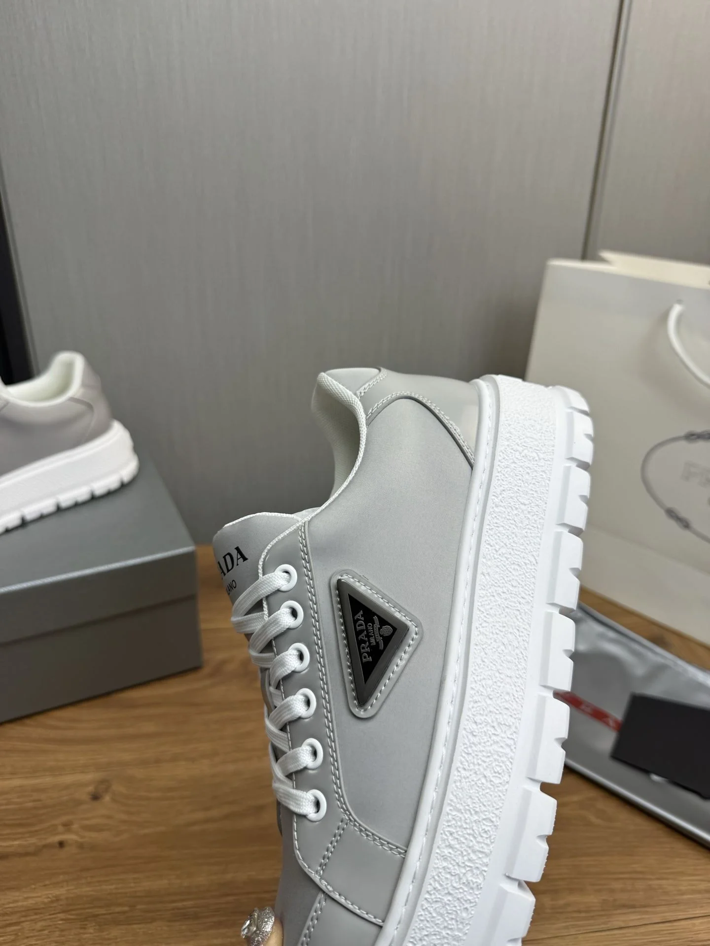 Prada Low Shoes Breathable 34193