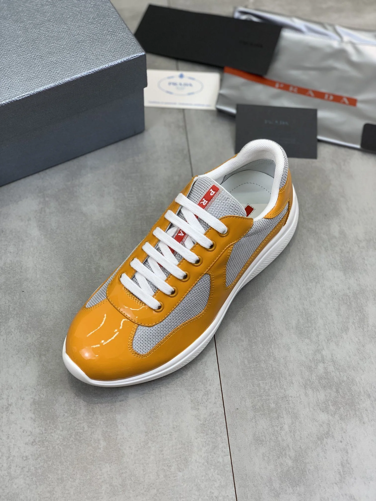 Lightweight Prada Low Shoes 34156