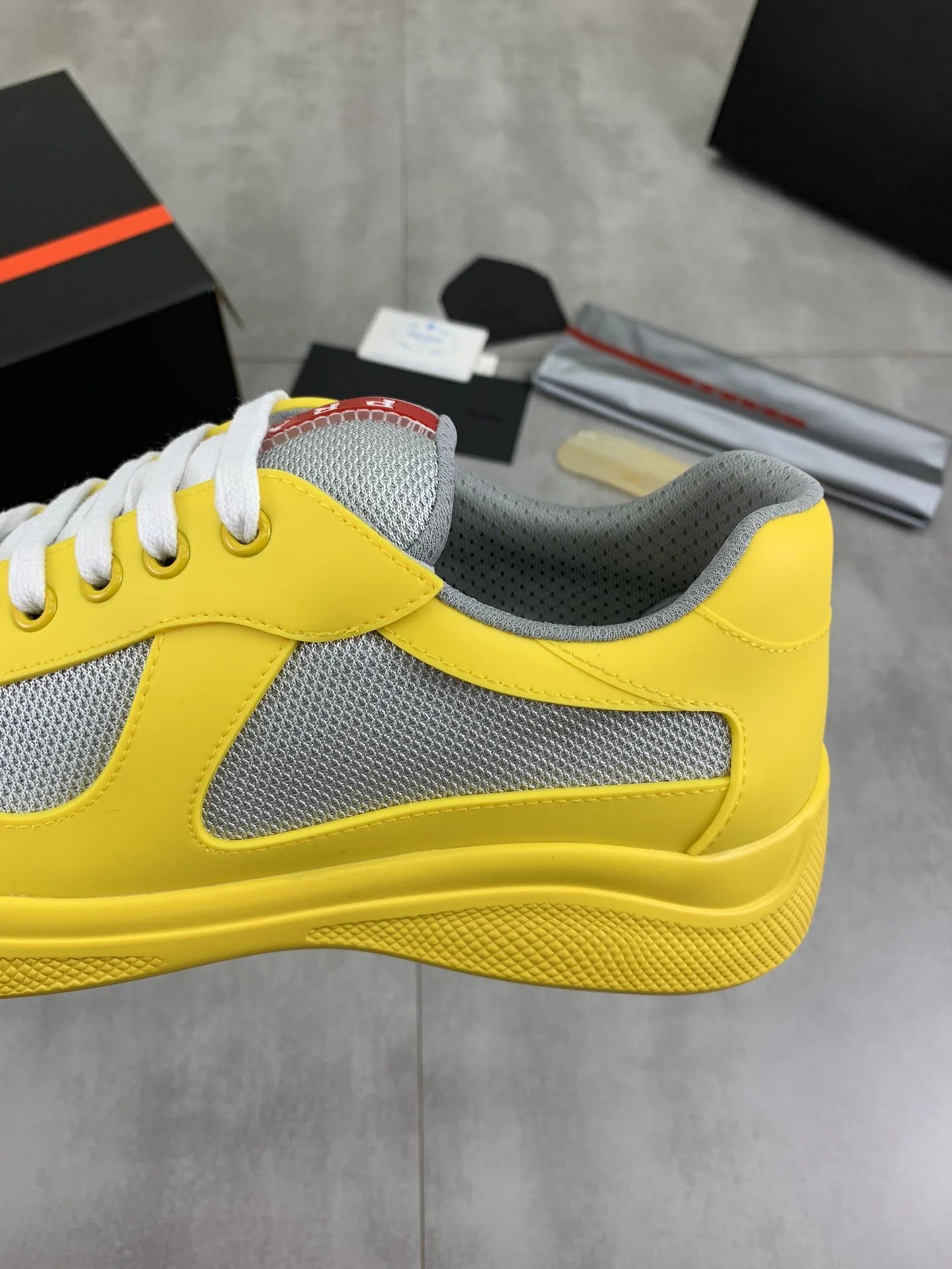 ComfortFit Prada Low Shoes 34183