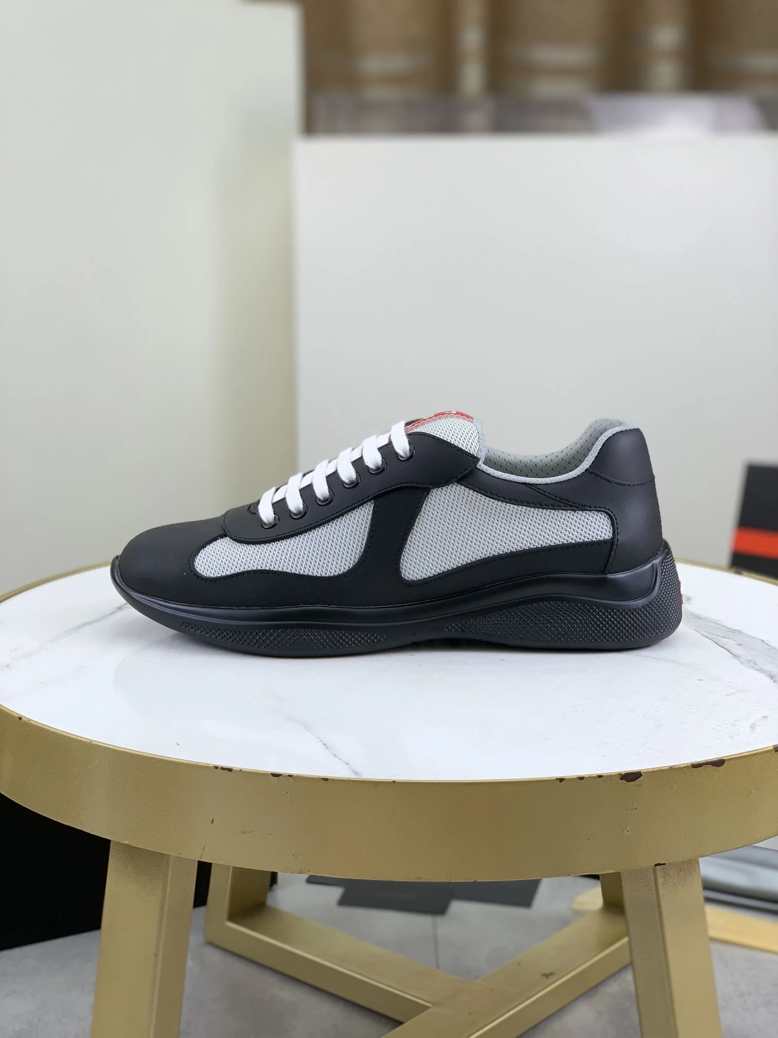 Trendsetting Prada Low Shoes 34163