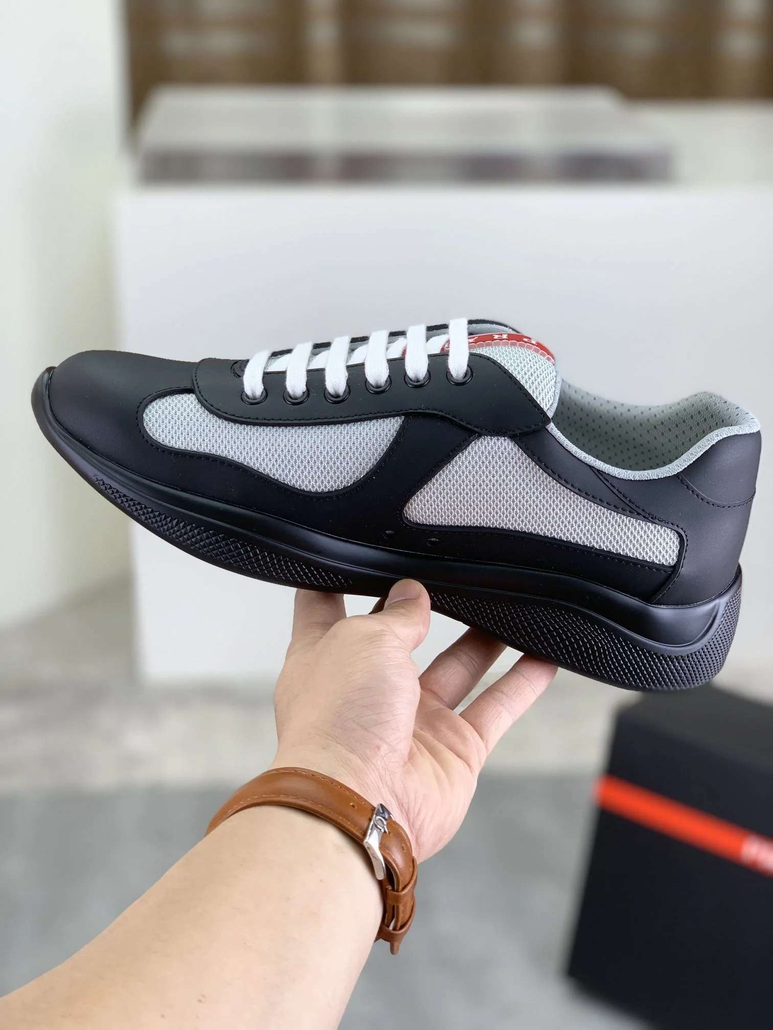 Trendsetting Prada Low Shoes 34163