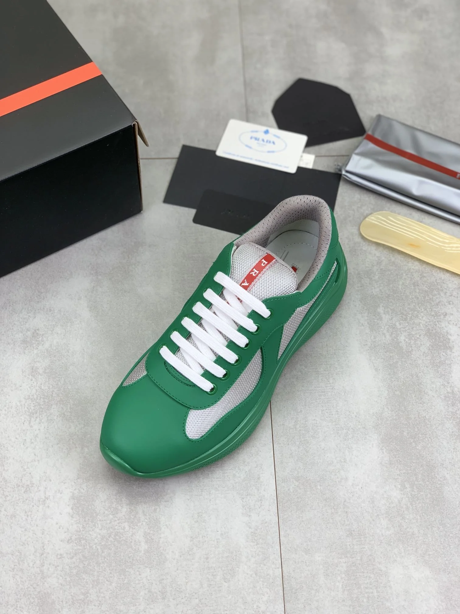 Comfortable Prada Low Shoes 34160