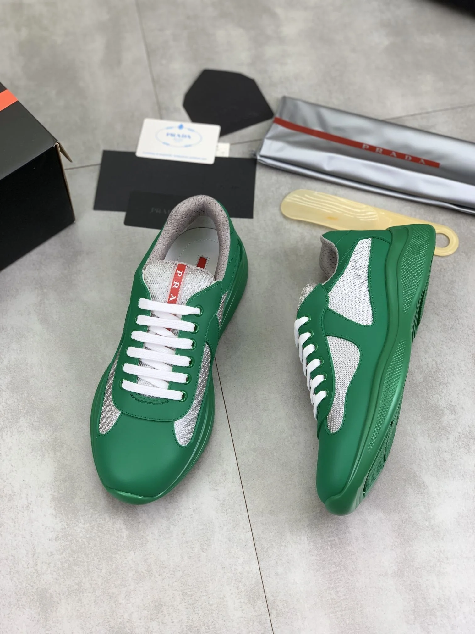 Comfortable Prada Low Shoes 34160