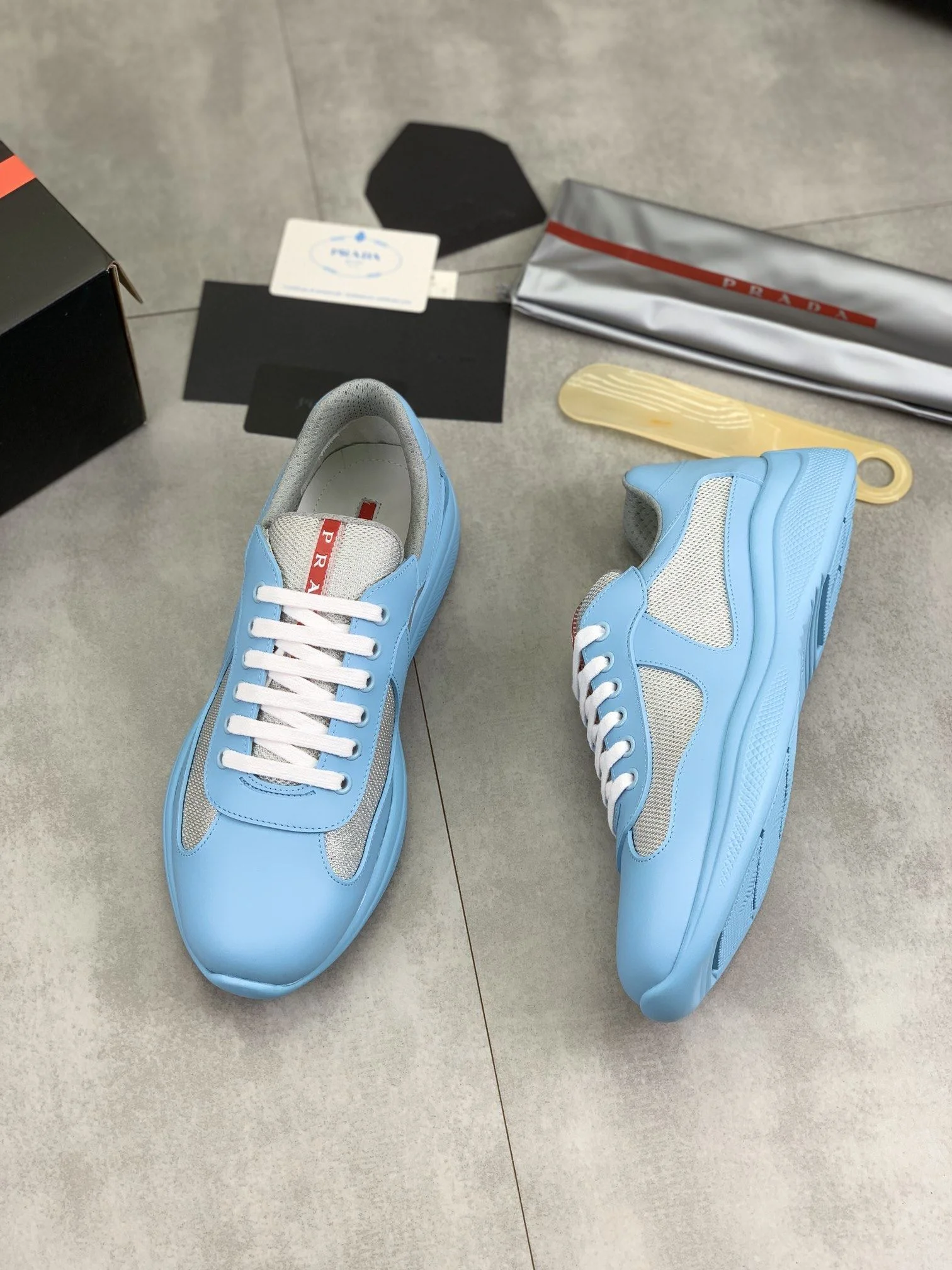 Prada Low Shoes Versatile 34161