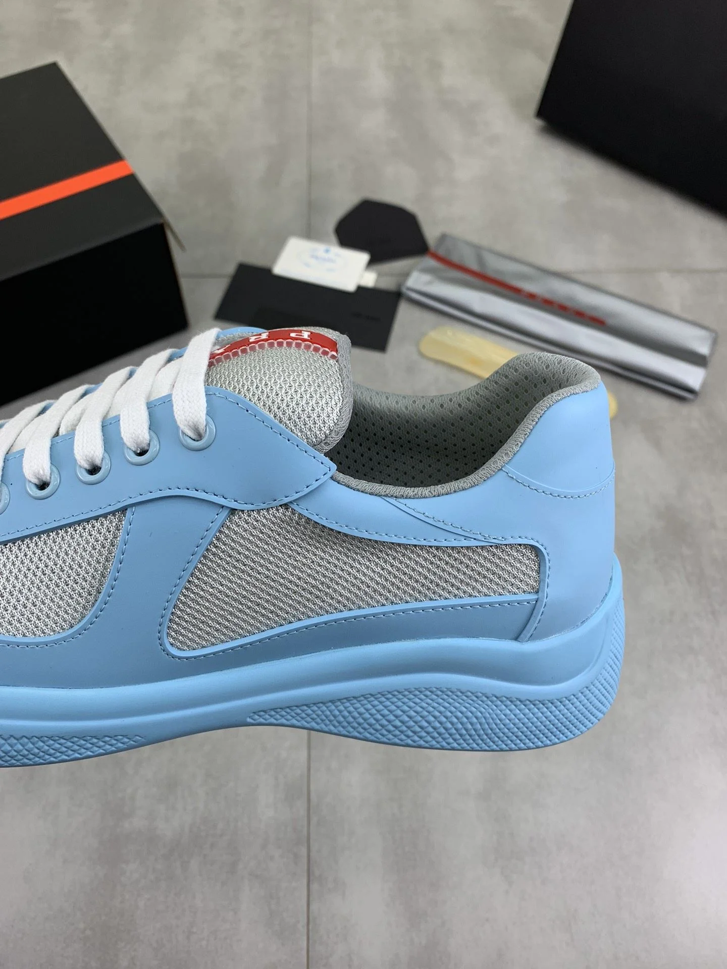 Prada Low Shoes Versatile 34161