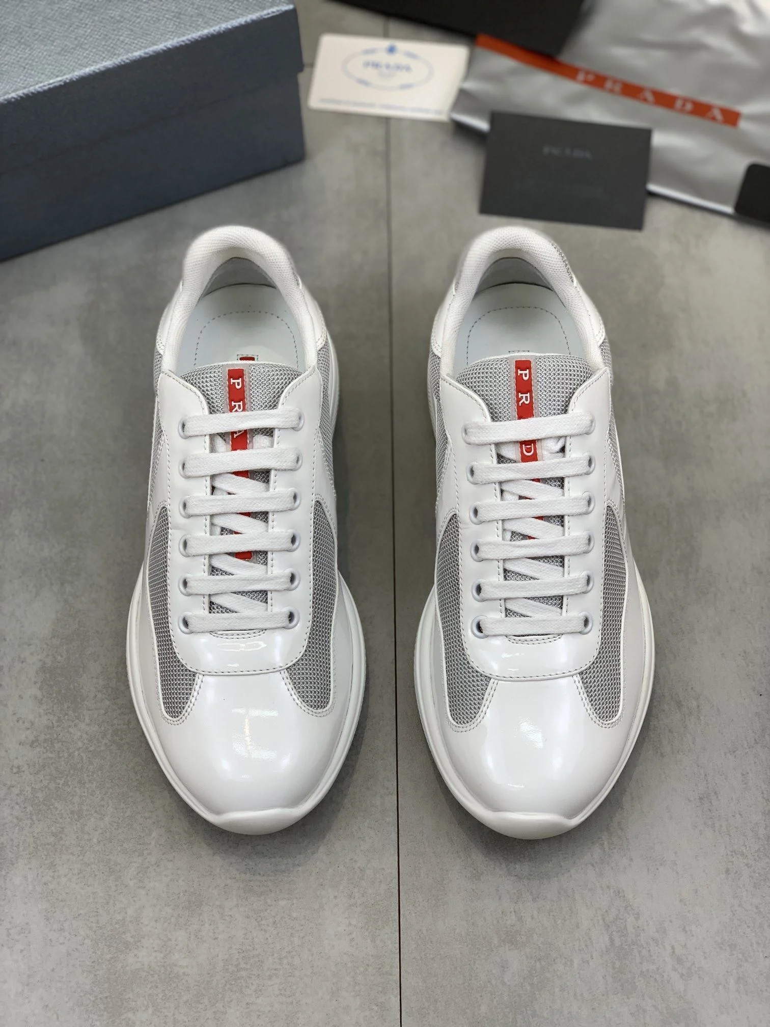 Durable Prada Low Shoes 34179