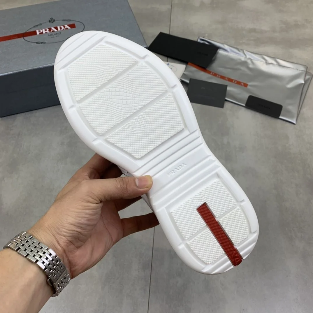 Durable Prada Low Shoes 34179