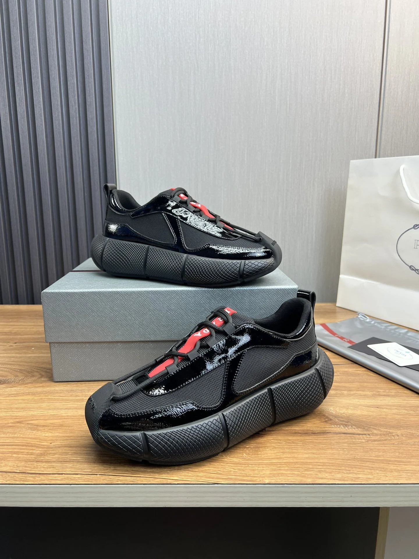 Prada Low Shoes Attractive 34170