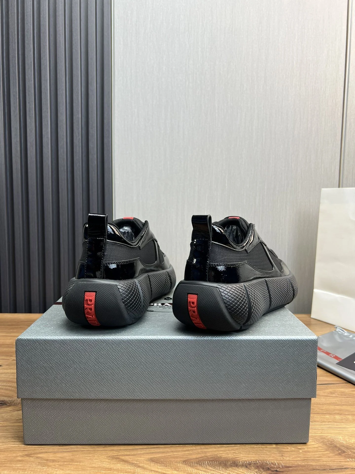 Prada Low Shoes Attractive 34170