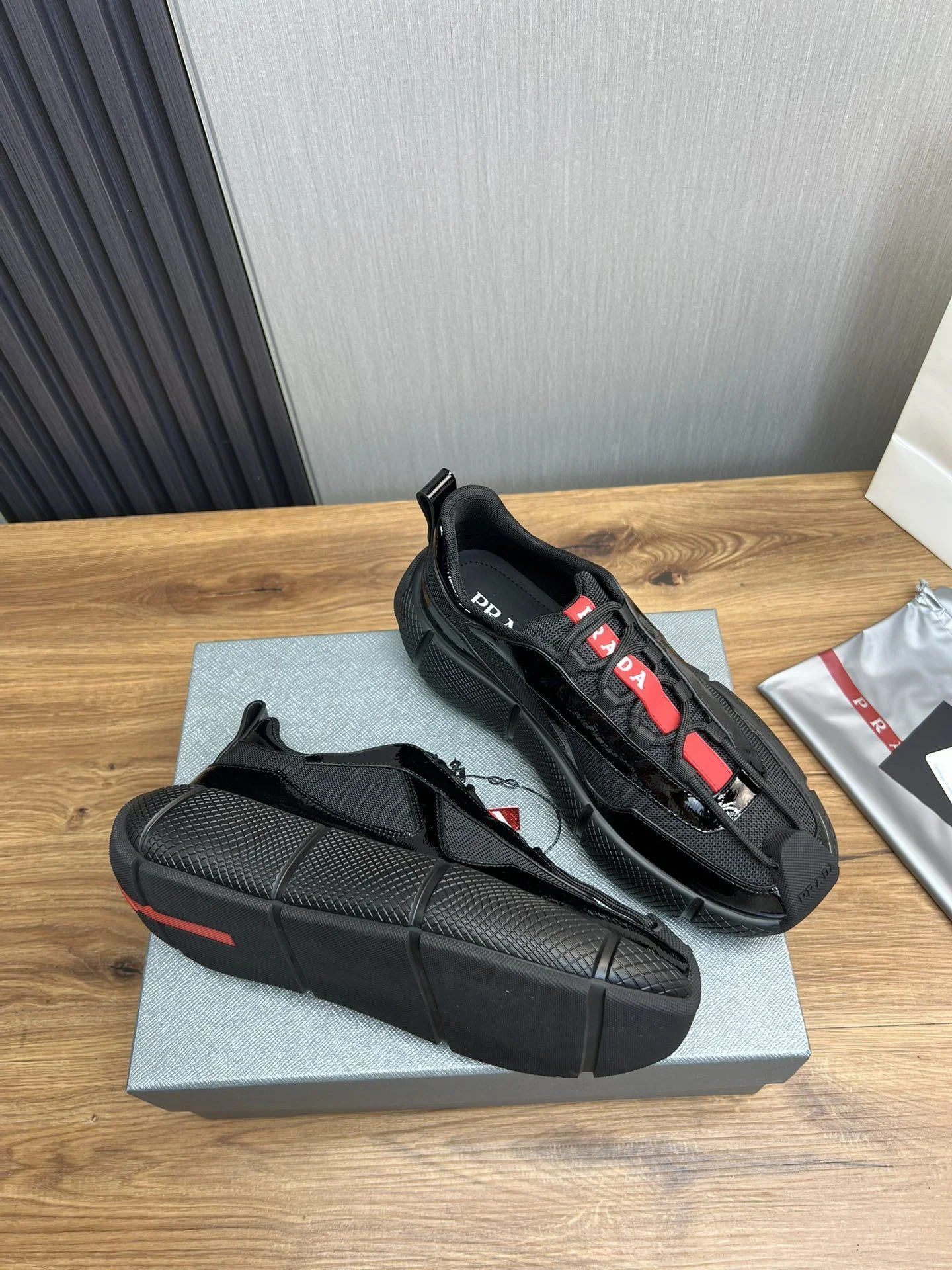 Prada Low Shoes Attractive 34170