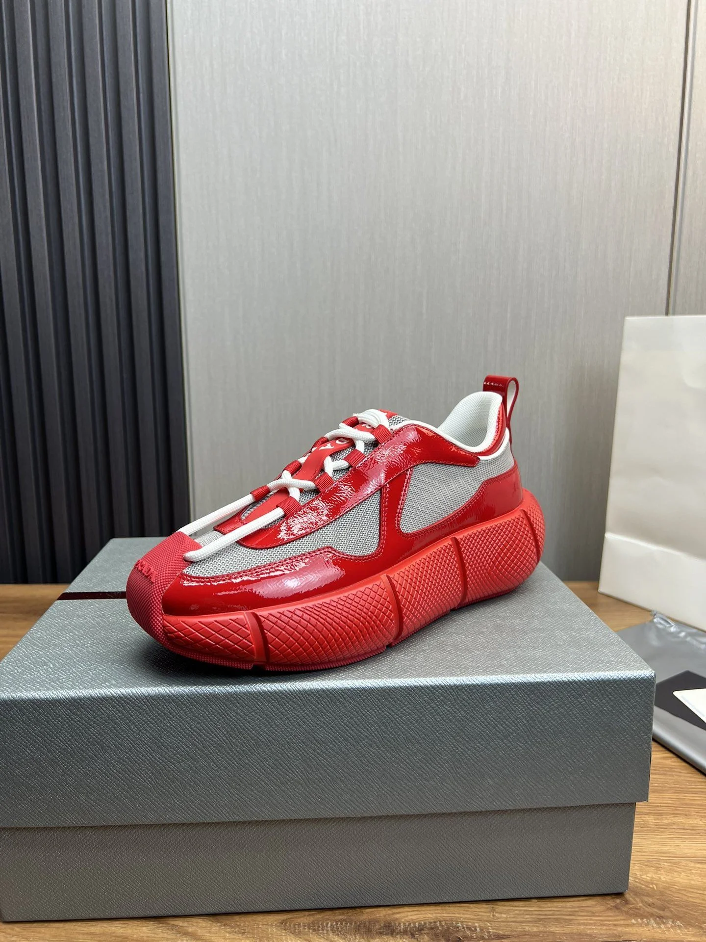 Effortless Prada Low Shoes 34157