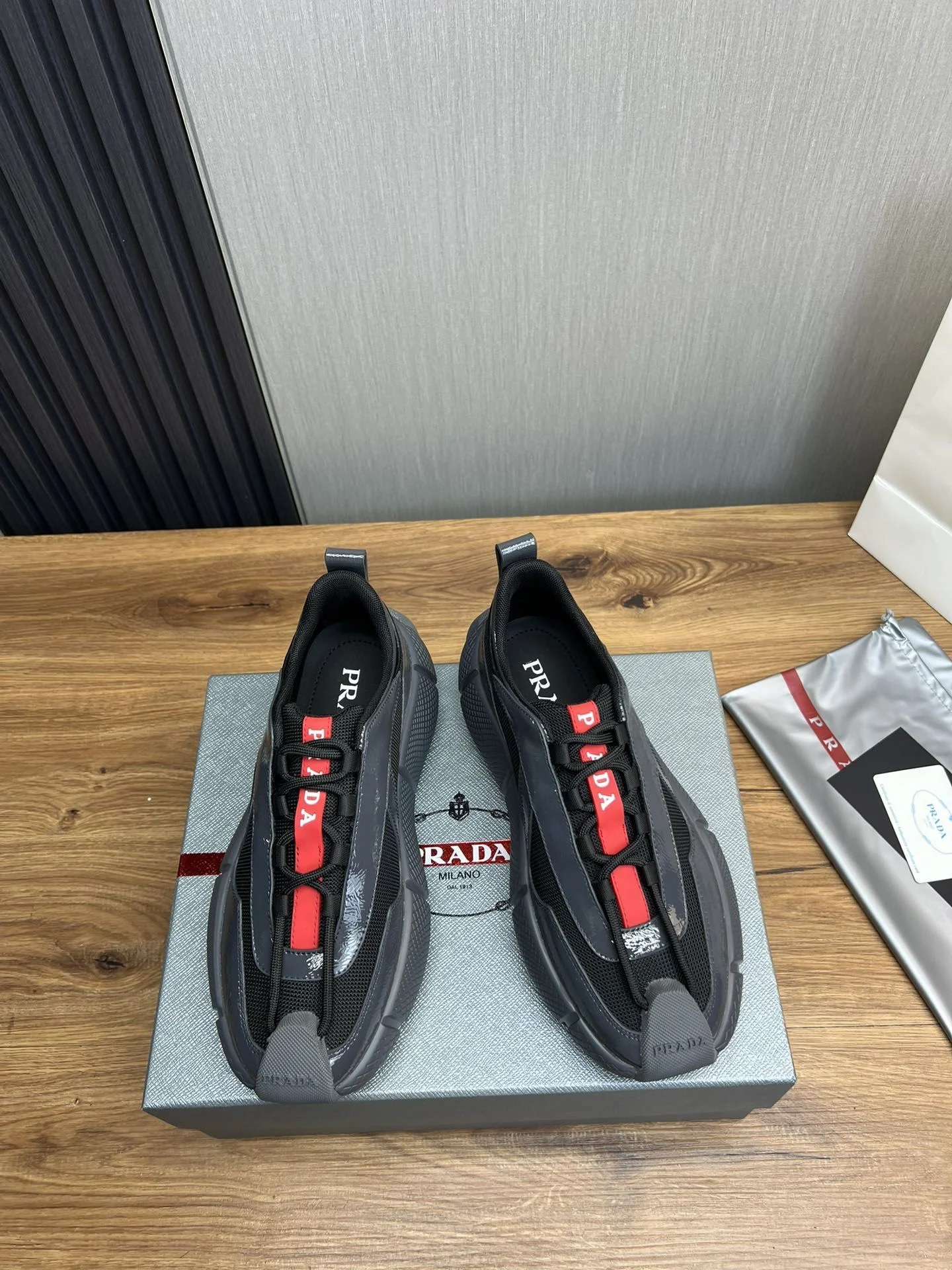 Sporty Prada Low Shoes 34168