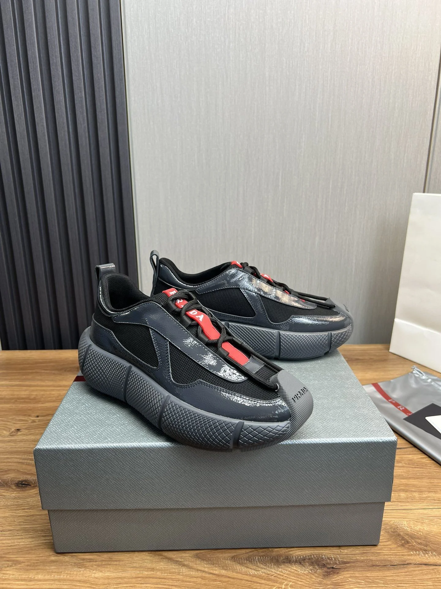 Sporty Prada Low Shoes 34168