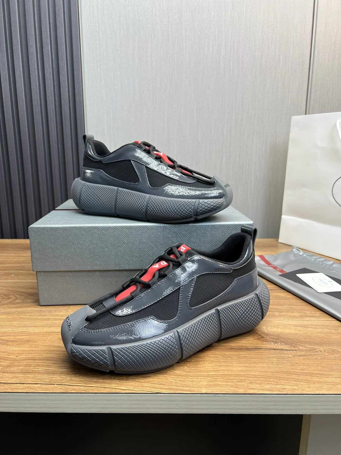 Sporty Prada Low Shoes 34168