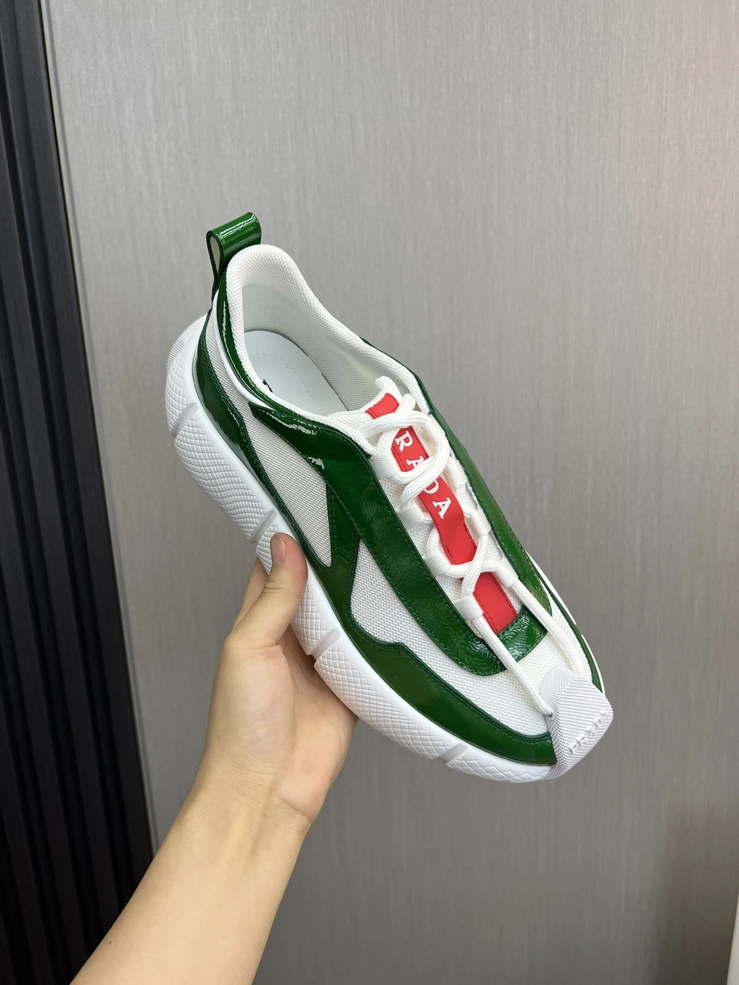 Minimalist Prada Low Shoes 34155