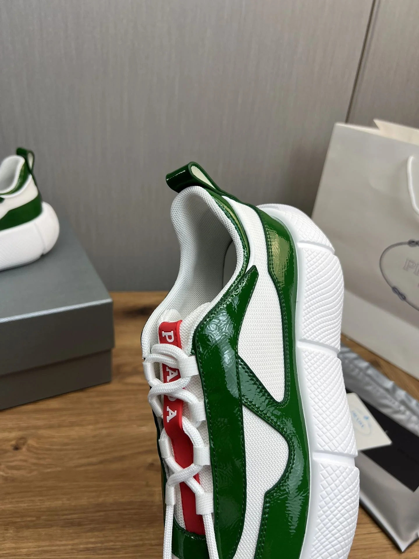 Minimalist Prada Low Shoes 34155