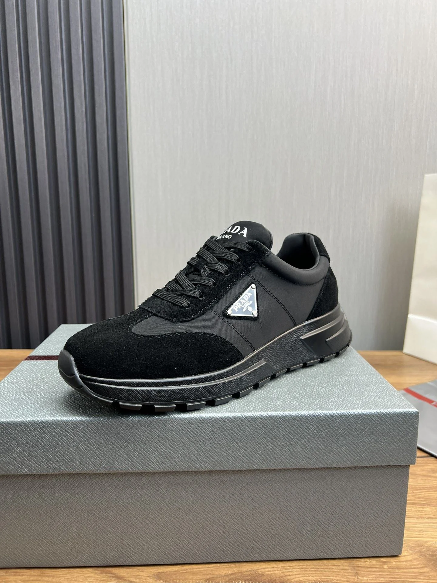 Prada Low Shoes Premium 34152