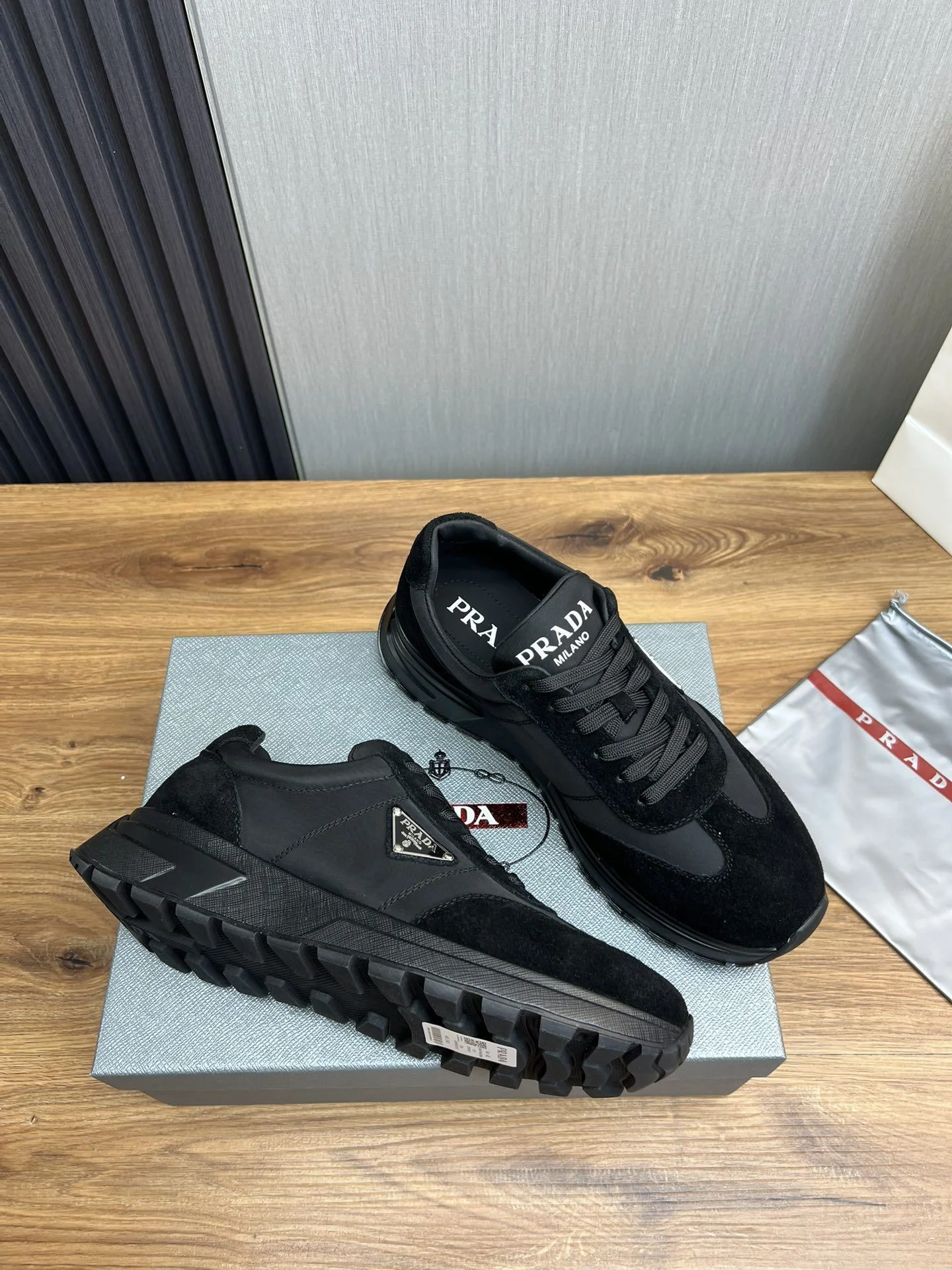 Prada Low Shoes Premium 34152