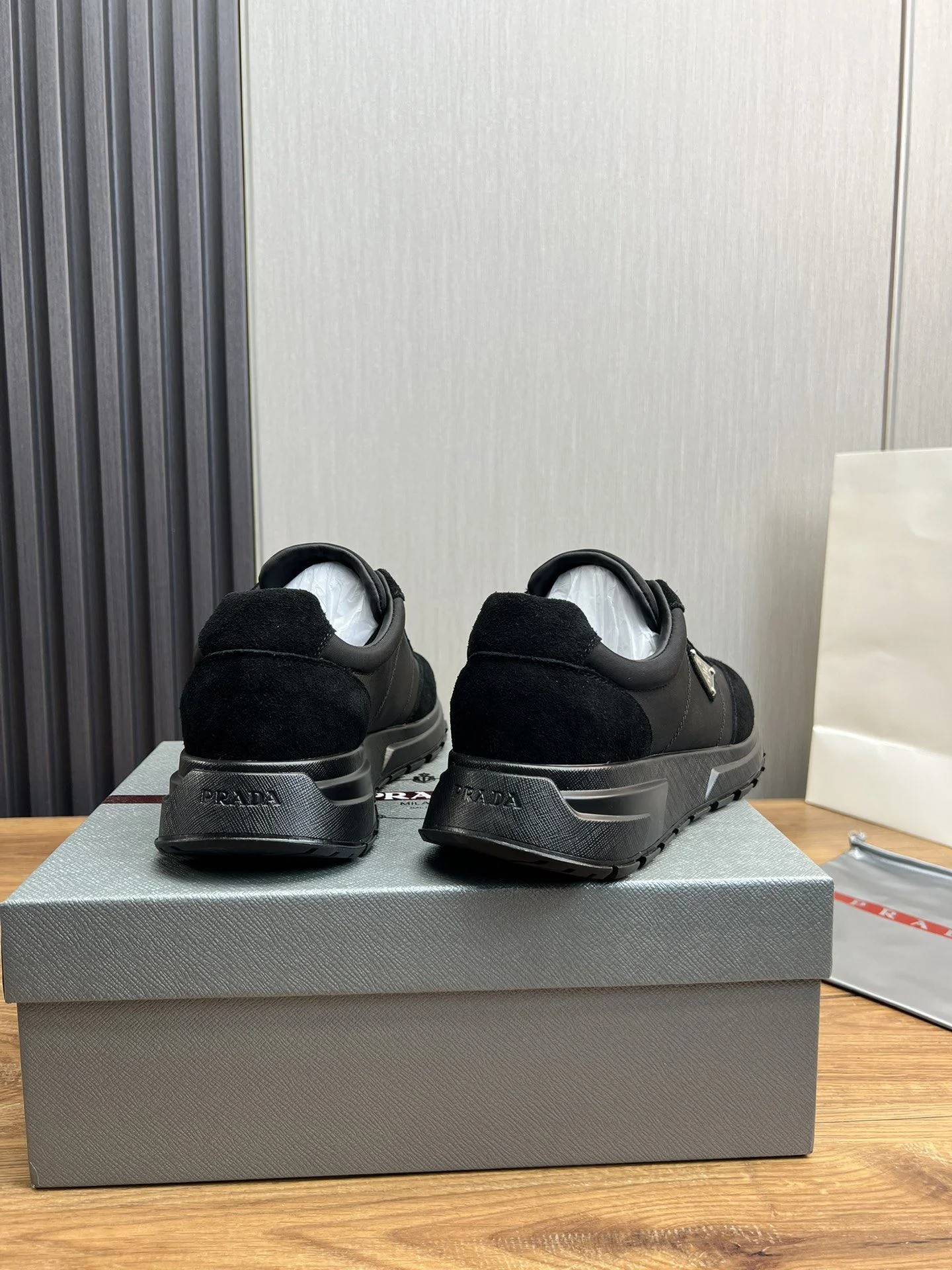 Prada Low Shoes Premium 34152